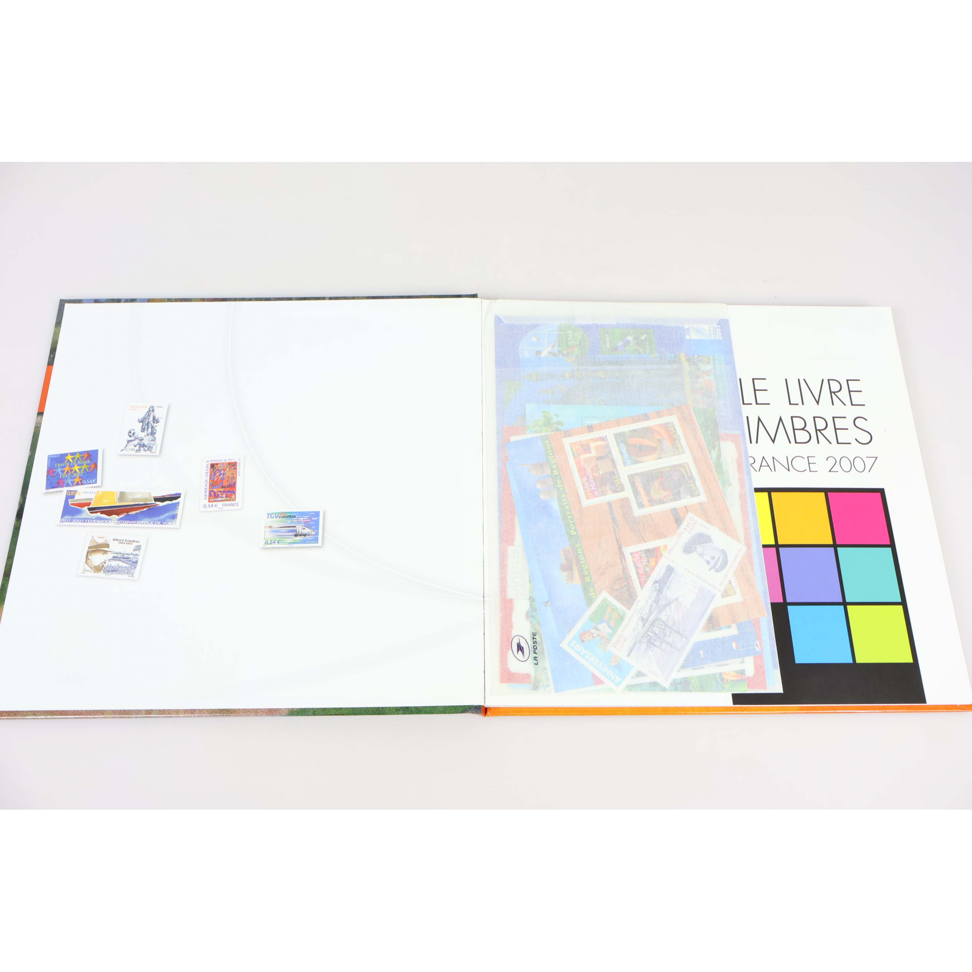 LE LIVRE DES TIMBRES FRANCE ANNÉE 2007 COMPLET NEUFS** , SIGNES USUELS BOITIER