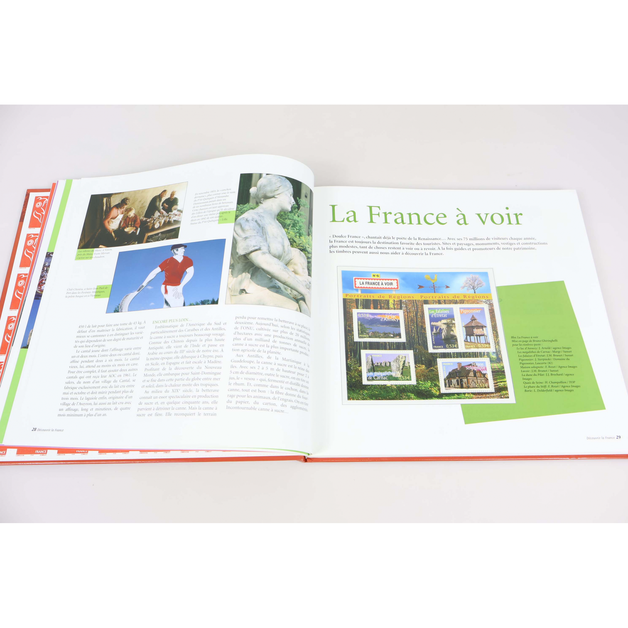 LE LIVRE DES TIMBRES FRANCE ANNÉE 2005 COMPLET NEUFS**, SIGNES USUELS BOITIER