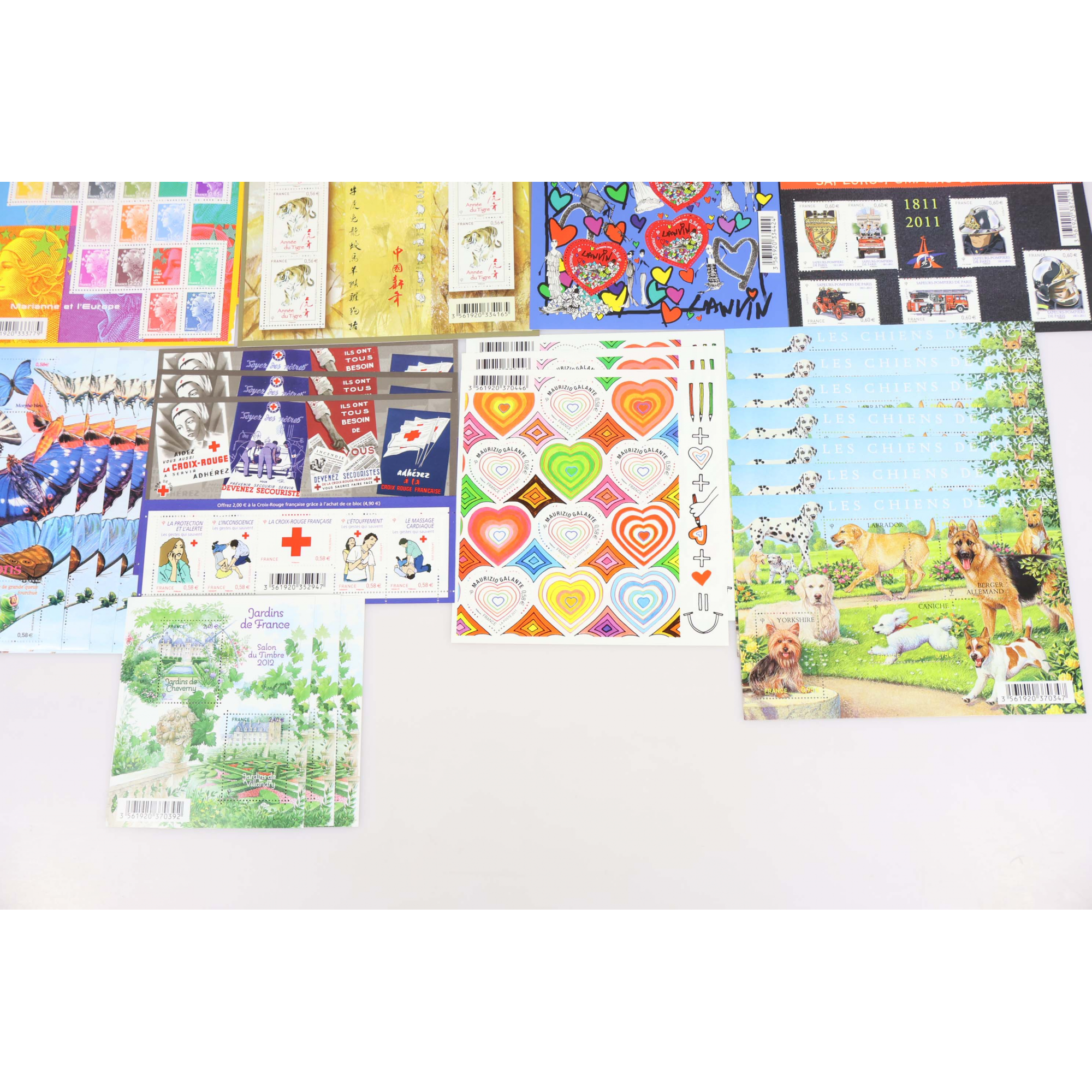 LOT BLOCS FEUILLET TIMBRES EN EUROS AVEC DÉFAUTS POUR AFFRANCHIR, FACIALE 241.1€