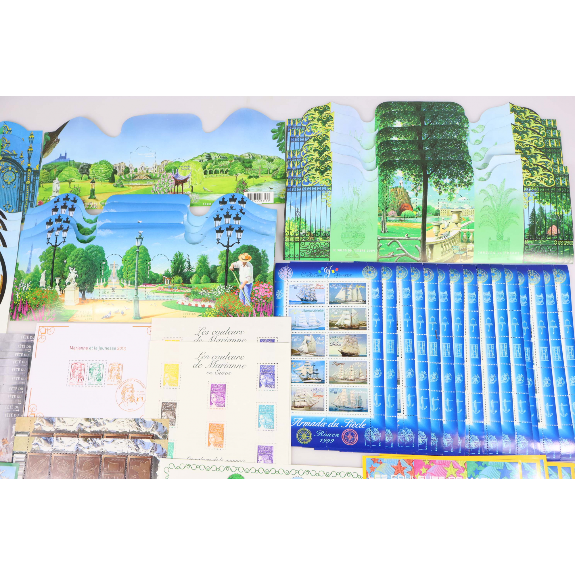 LOT BLOCS FEUILLET TIMBRES EN EUROS AVEC DÉFAUTS POUR AFFRANCHIR, FACIALE 295.1€