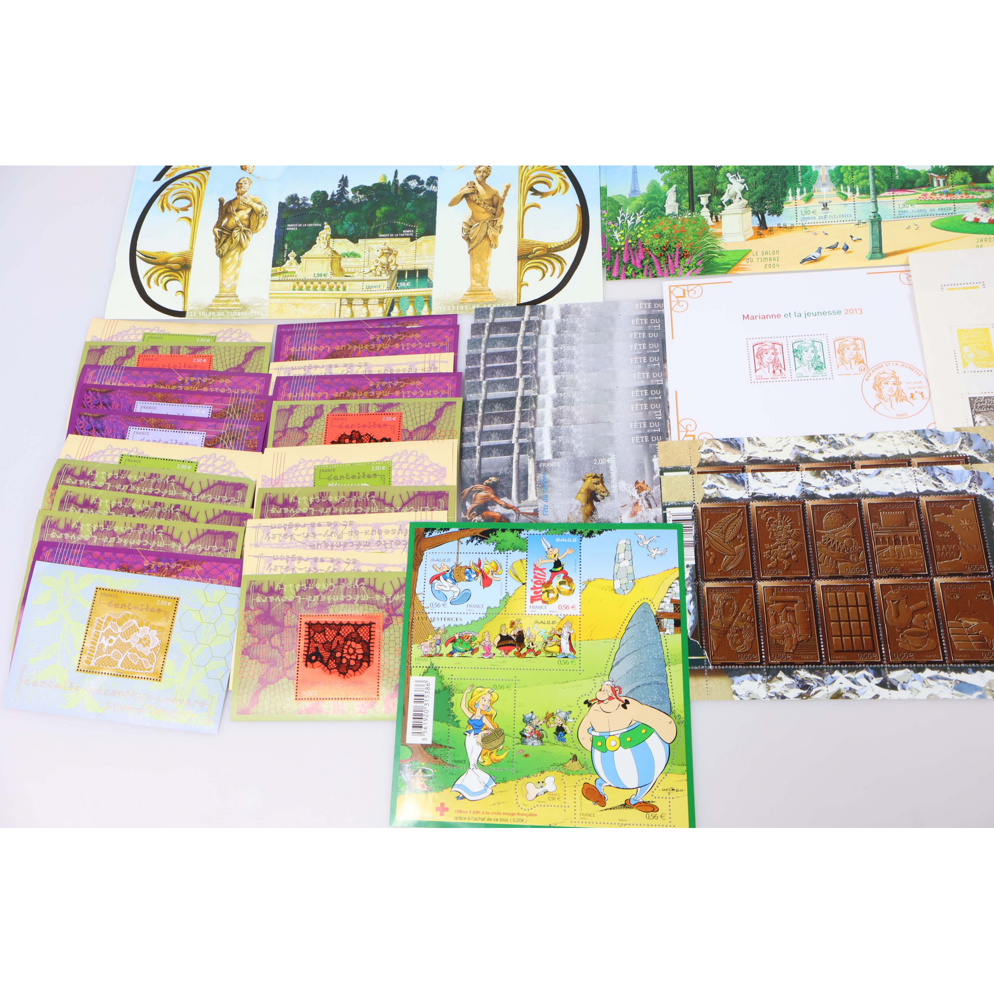 LOT BLOCS FEUILLET TIMBRES EN EUROS AVEC DÉFAUTS POUR AFFRANCHIR, FACIALE 295.1€