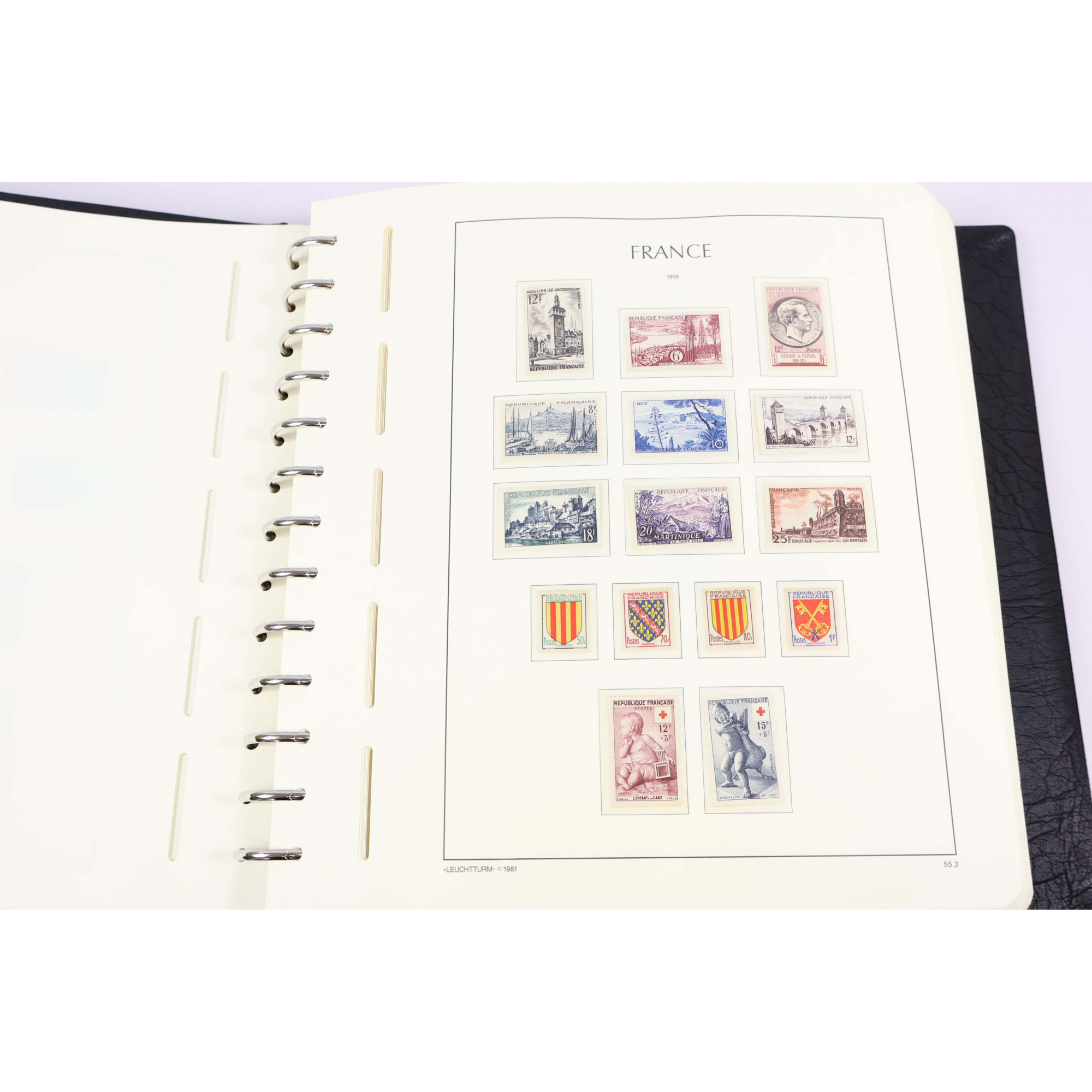 COLLECTION DE FRANCE DE 1955 À 1980 TIMBRES NEUFS** DANS UN ALBUM LEUCHTTURM