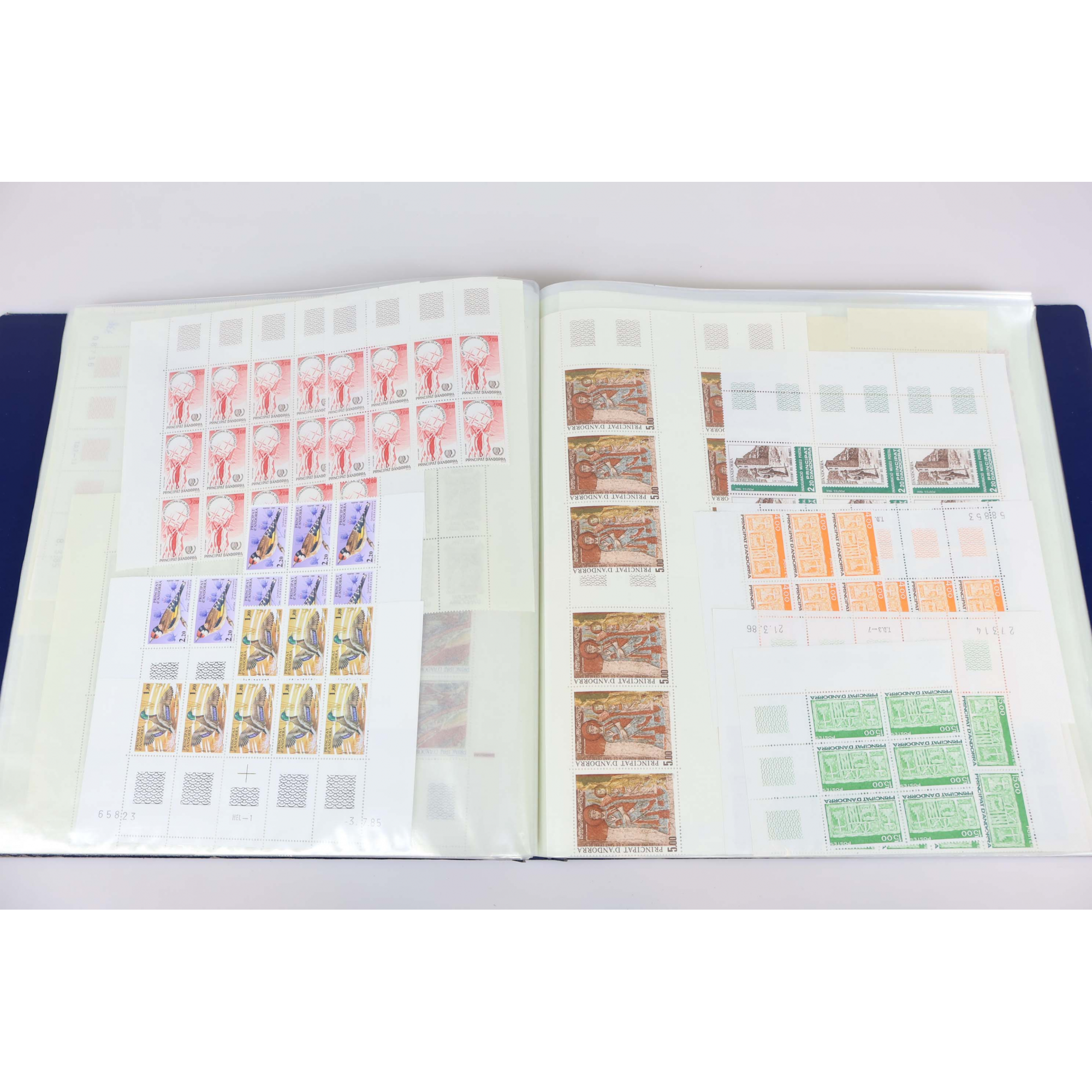 LOT/STOCK IMPORTANT FEUILLES ANDORRE, TIMBRES NEUFS** VALEUR FACIALE 7640 FRANCS