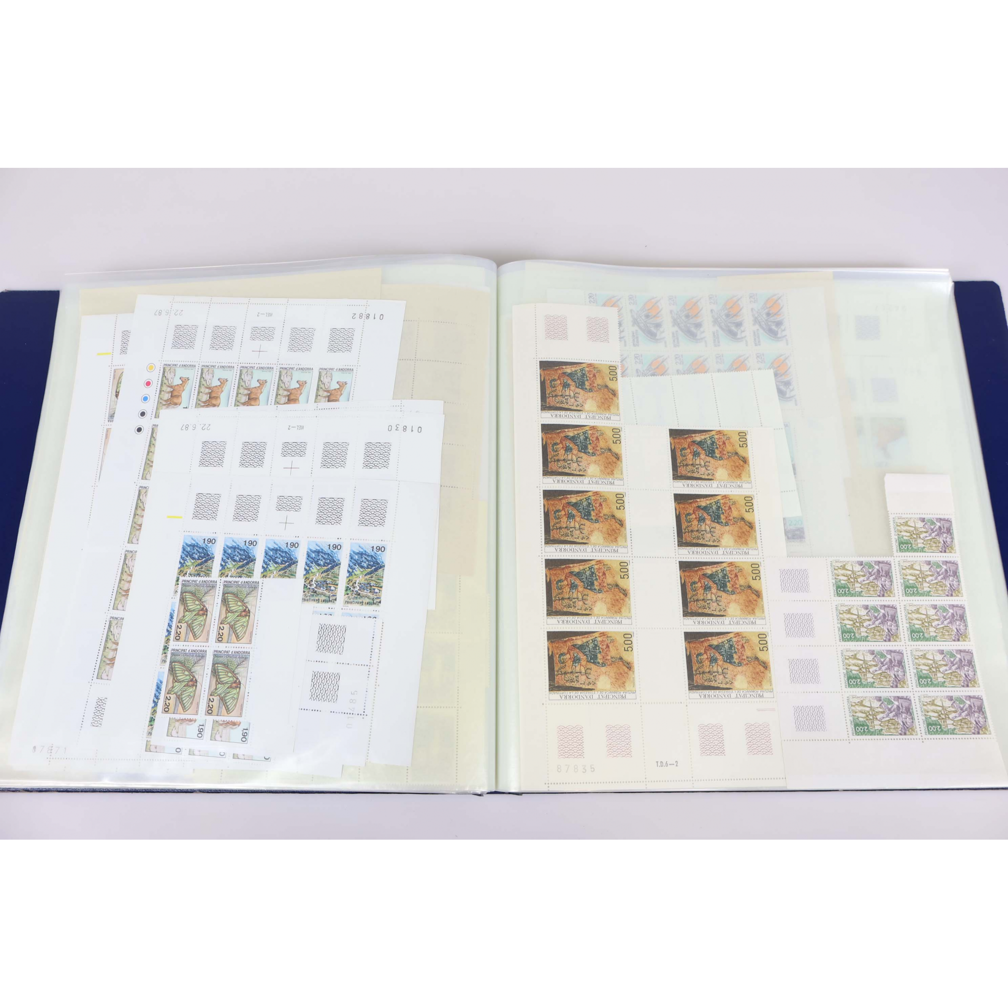 LOT/STOCK IMPORTANT FEUILLES ANDORRE, TIMBRES NEUFS** VALEUR FACIALE 7640 FRANCS