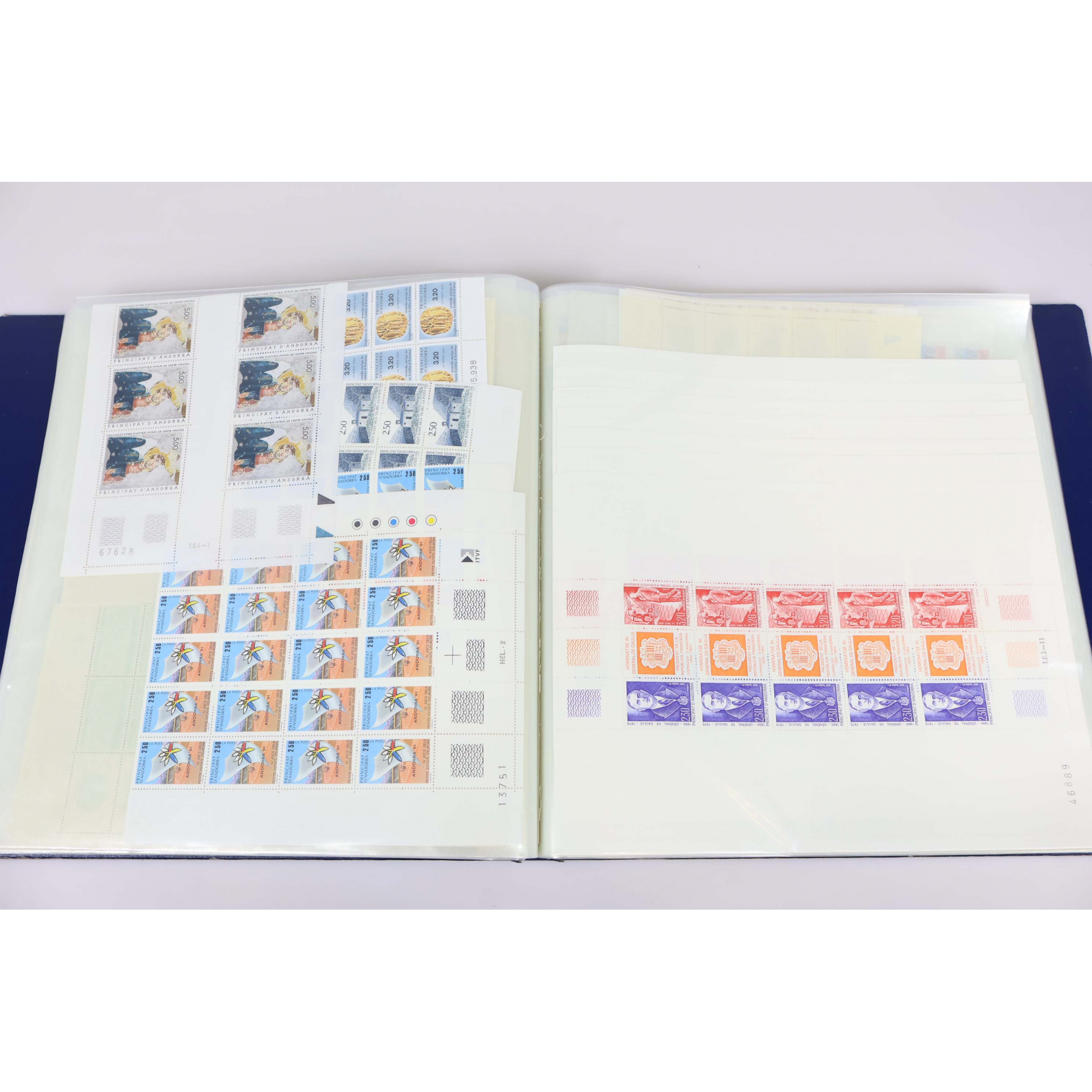 LOT/STOCK IMPORTANT FEUILLES ANDORRE, TIMBRES NEUFS** VALEUR FACIALE 7640 FRANCS