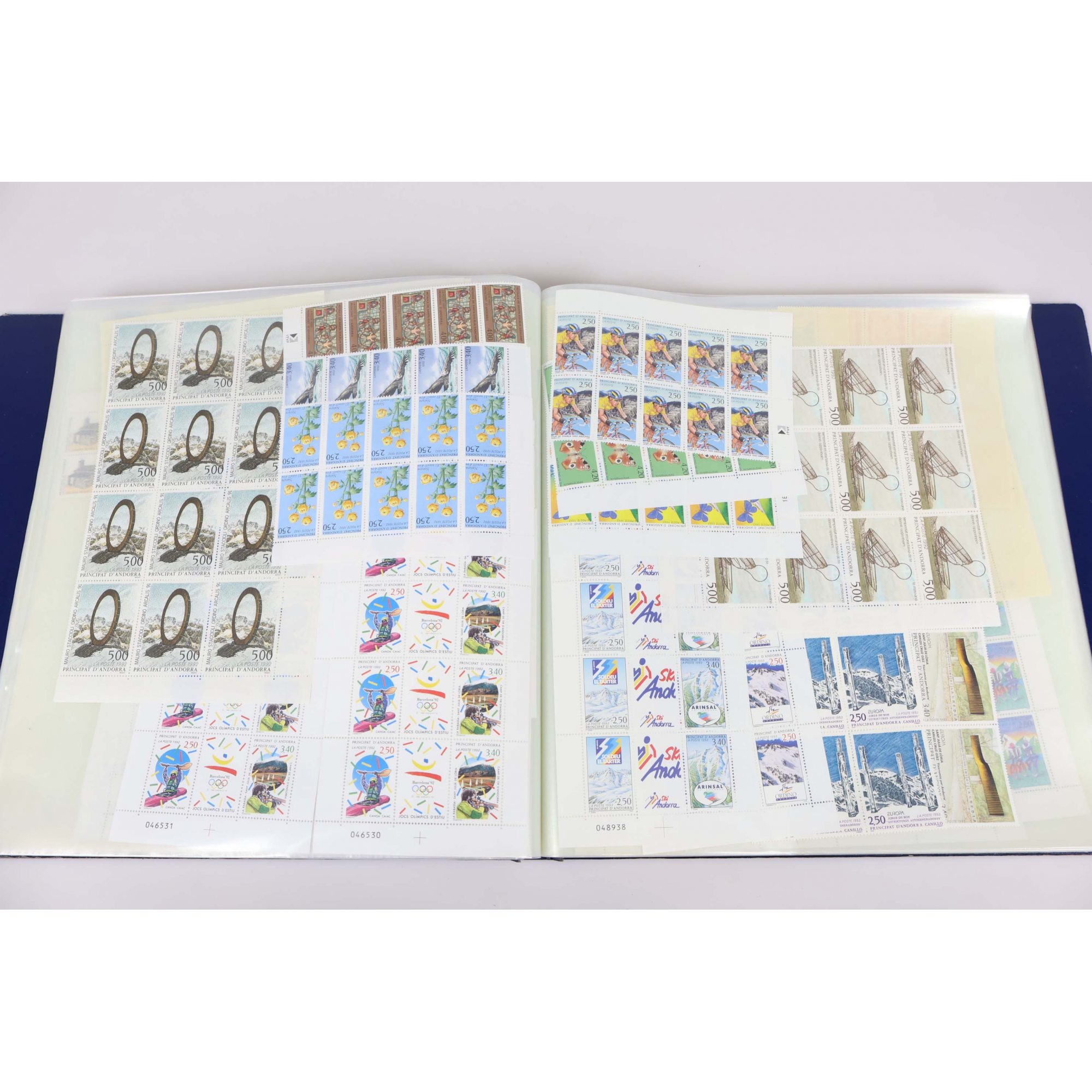LOT/STOCK IMPORTANT FEUILLES ANDORRE, TIMBRES NEUFS** VALEUR FACIALE 7640 FRANCS