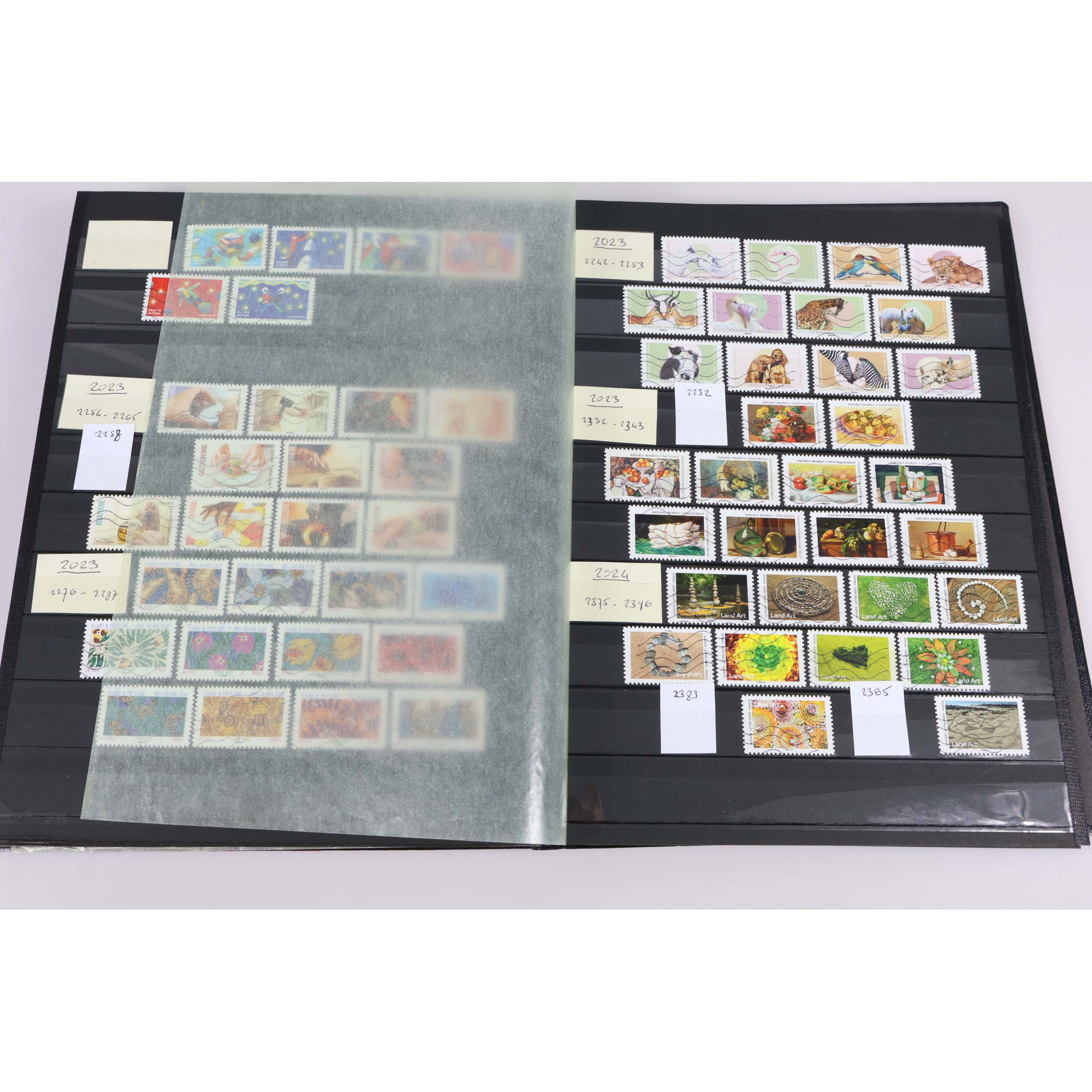 COLLECTION TIMBRES DE FRANCE ENTRE 2013 ET 2024  OBLITÉRÉS DANS UN ALBUM A BANDES