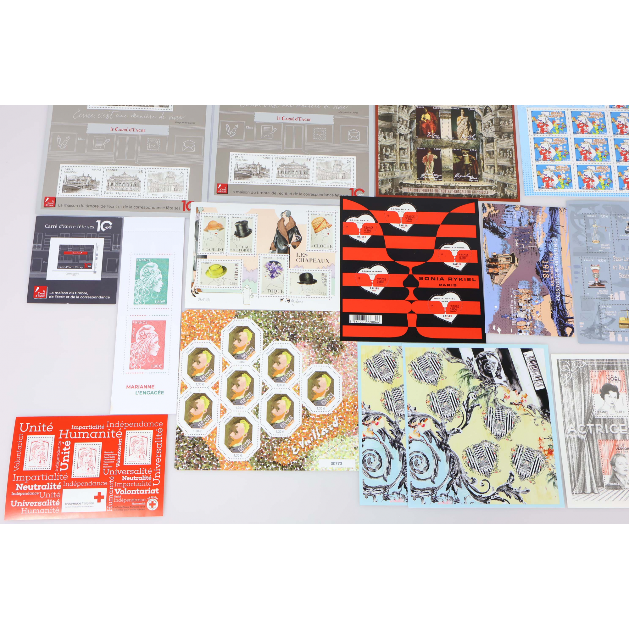 LOT DE TIMBRES/BLOCS DE FRANCE EN EUROS NEUFS** ENTRE 2017-2019 FACIALE 198.31€