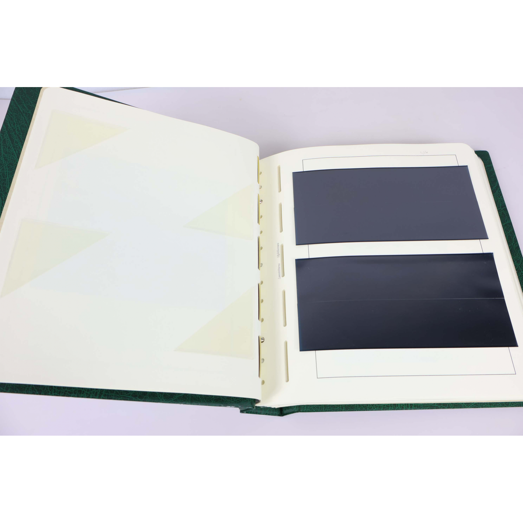 CLASSEUR HAUT DE GAMME LEUCHTTURM POUR UNE COLLECTION DE FRANCE DE 2011 À 2012