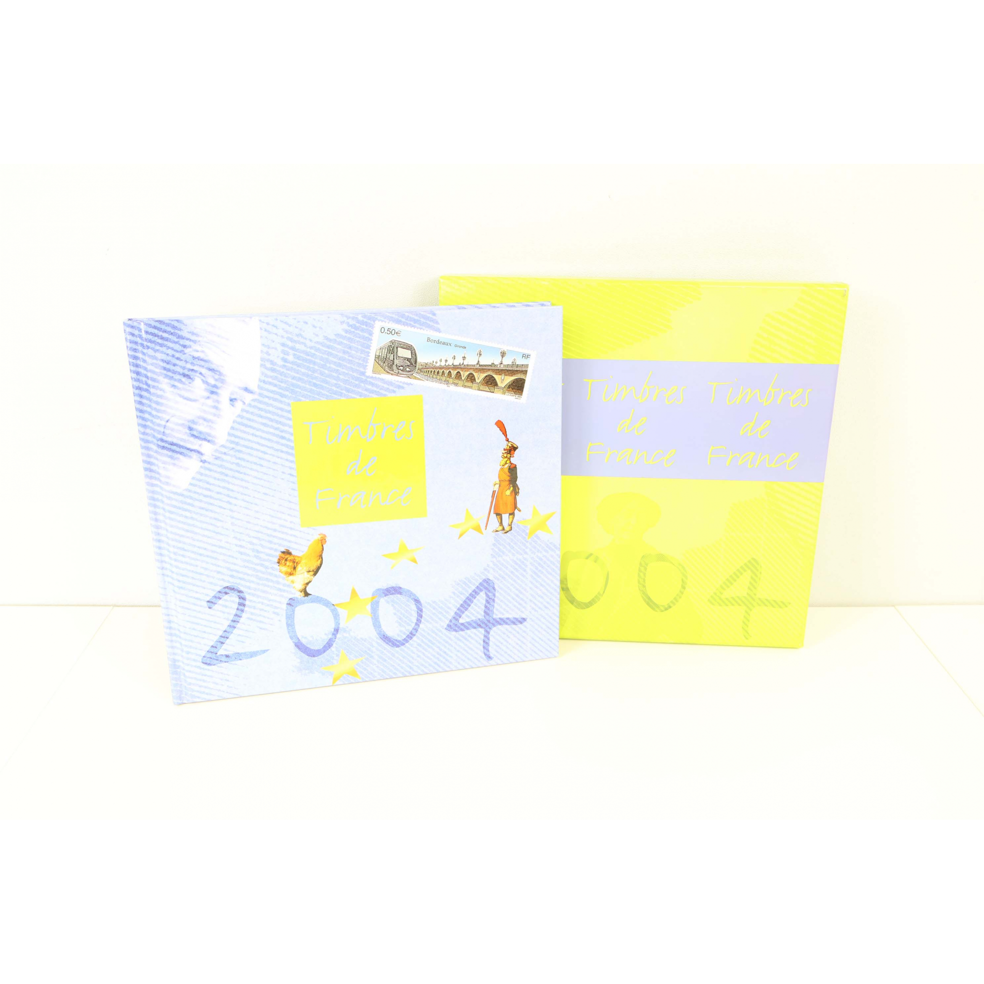 LIVRE DES TIMBRES DE FRANCE COMPLET 2004, NEUFS** LÉGERS SIGNES USUELS BOITIER