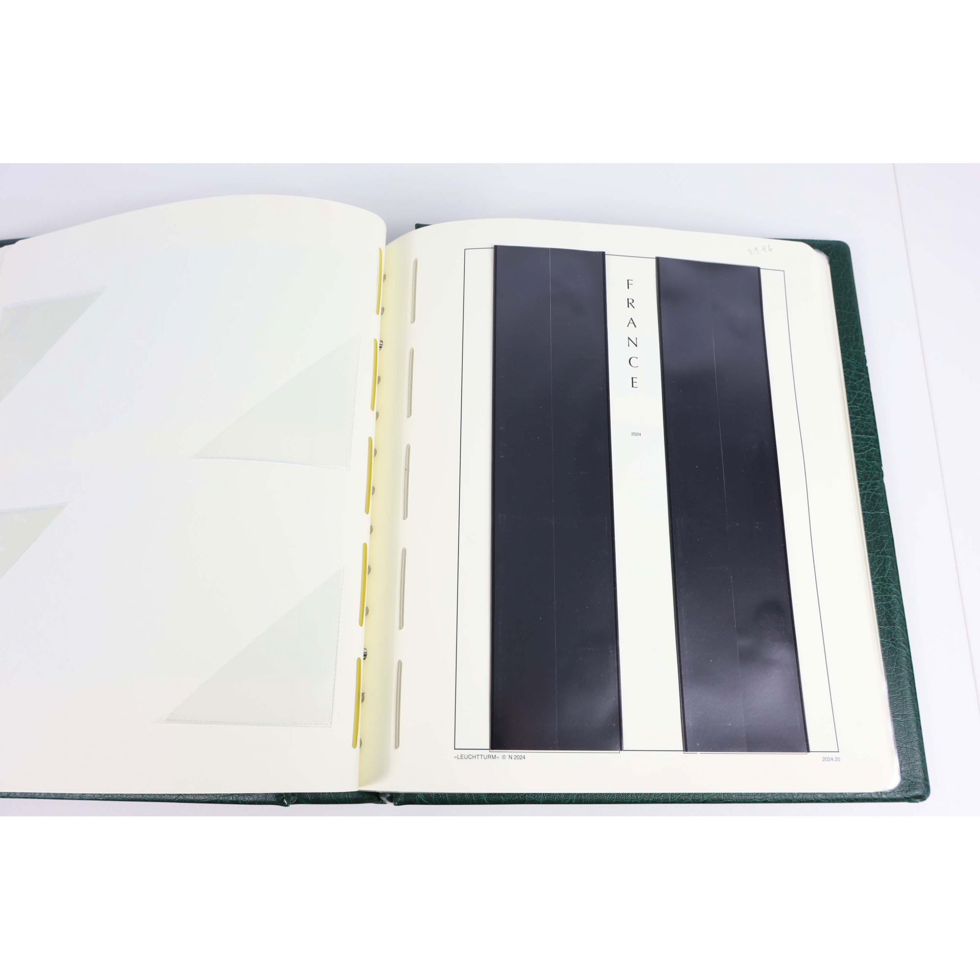 CLASSEUR ANNÉE 2024 MATÉRIEL LEUCHTTURM HAUT DE GAMME POUR COLLECTION DE FRANCE