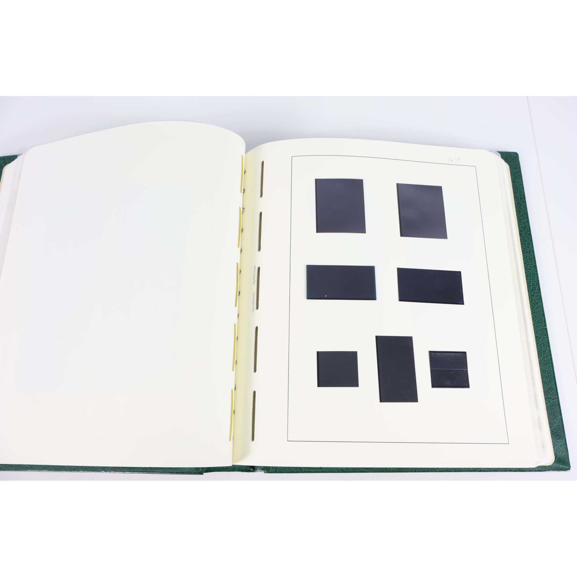 CLASSEUR LEUCHTTURM ANNÉES 2021/2022 MATERIEL HT DE GAMME POUR COLLECTION DE FR