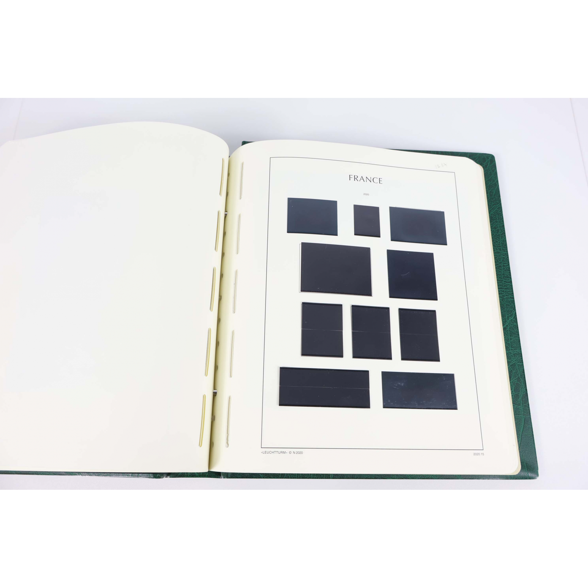 CLASSEUR LEUCHTTURM ANNÉES 2019/2020 MATERIEL HT DE GAMME POUR COLLECTION DE FR