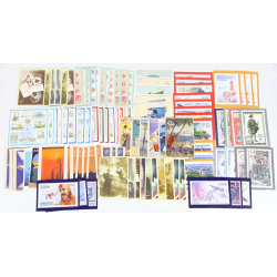 LOT DE 100 CARTES POSTALES POUR LE MONDE PRÉ-AFFRANCHIES, À VALIDITÉ PERMANENTE