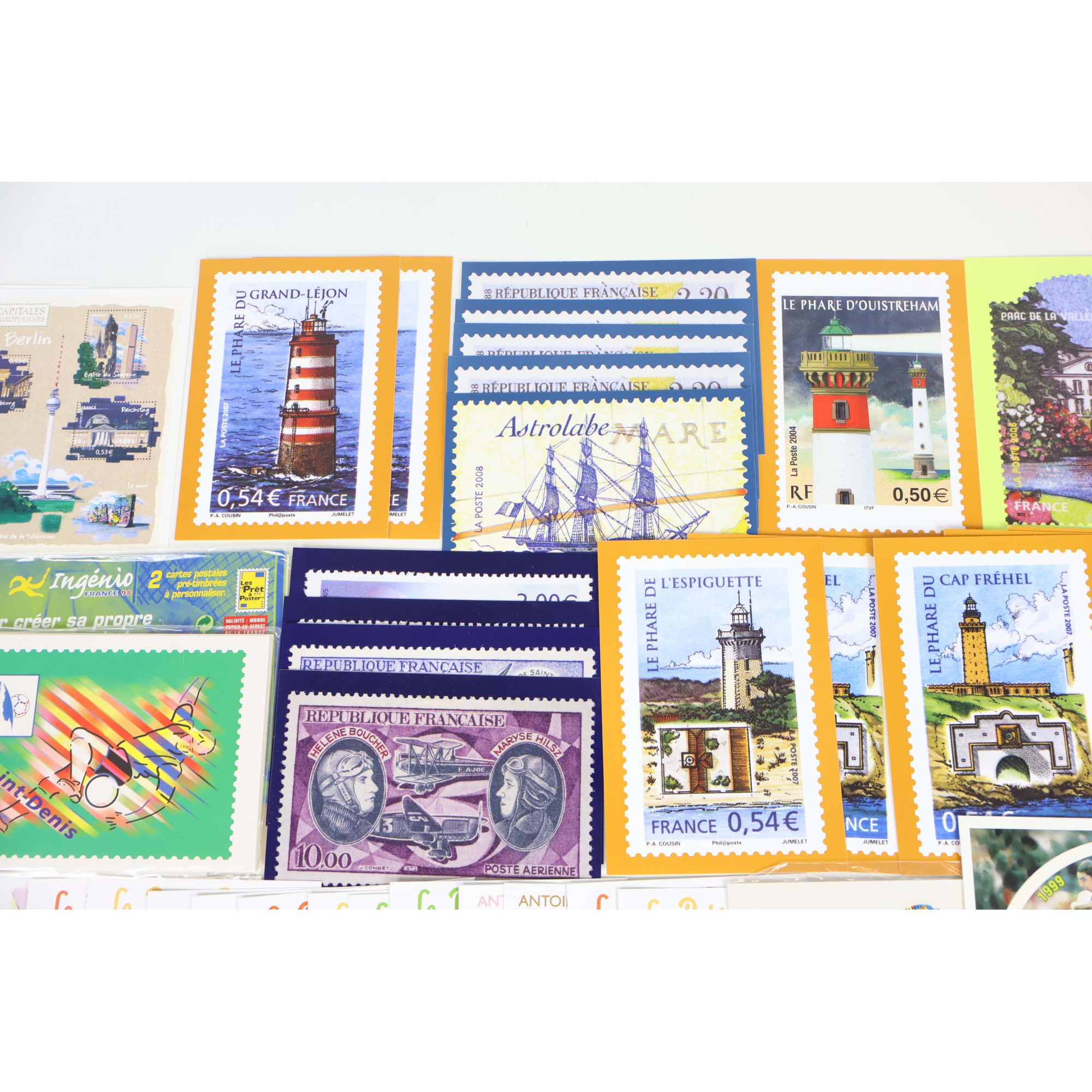 LOT DE 100 CARTES POSTALES PRÉ-AFFRANCHIES POUR LE MONDE, À VALIDITÉ PERMANENTE
