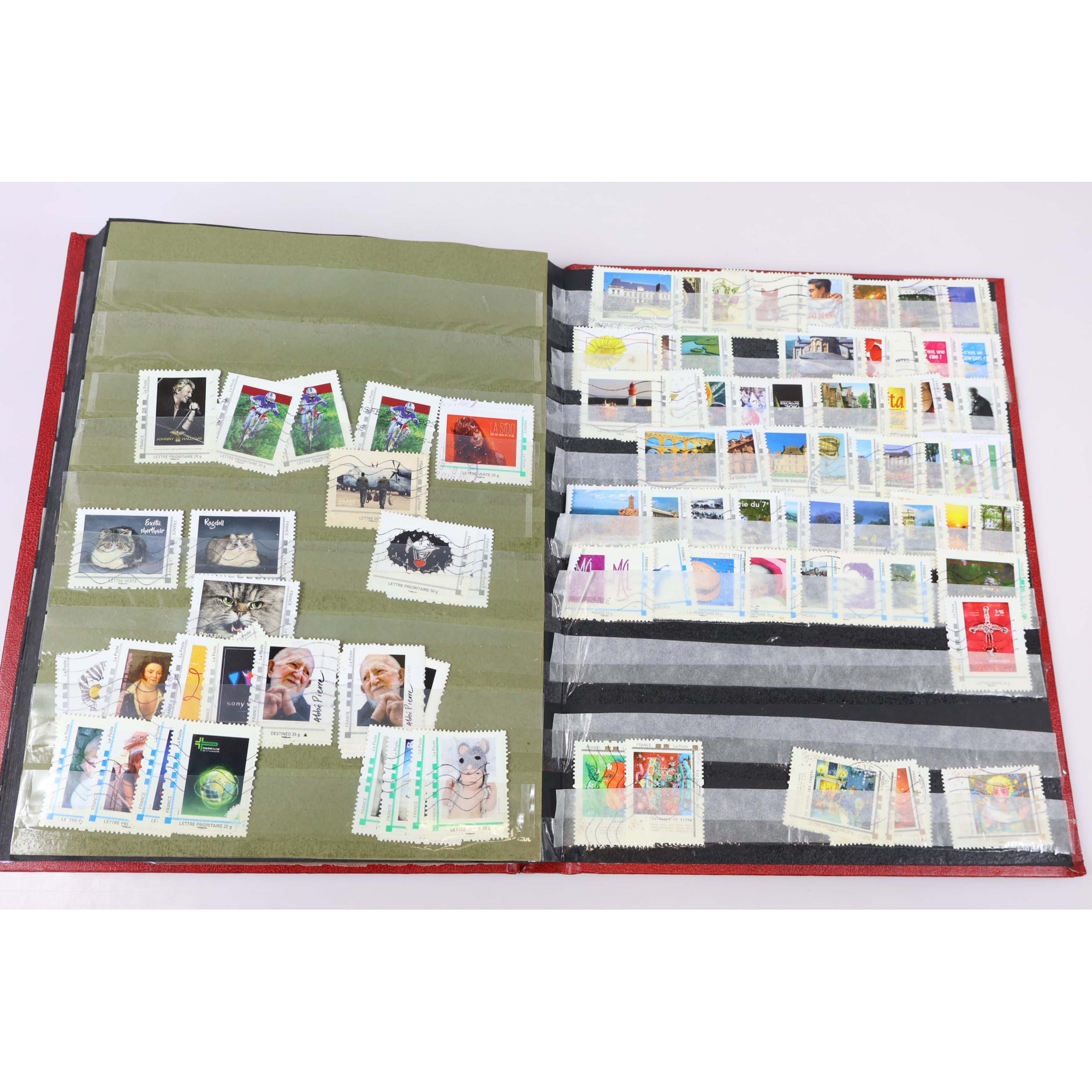 STOCK DE TIMBRES DE FRANCE ENTRE 2015 ET 2019 OBLITÉRÉS DANS UN ALBUM