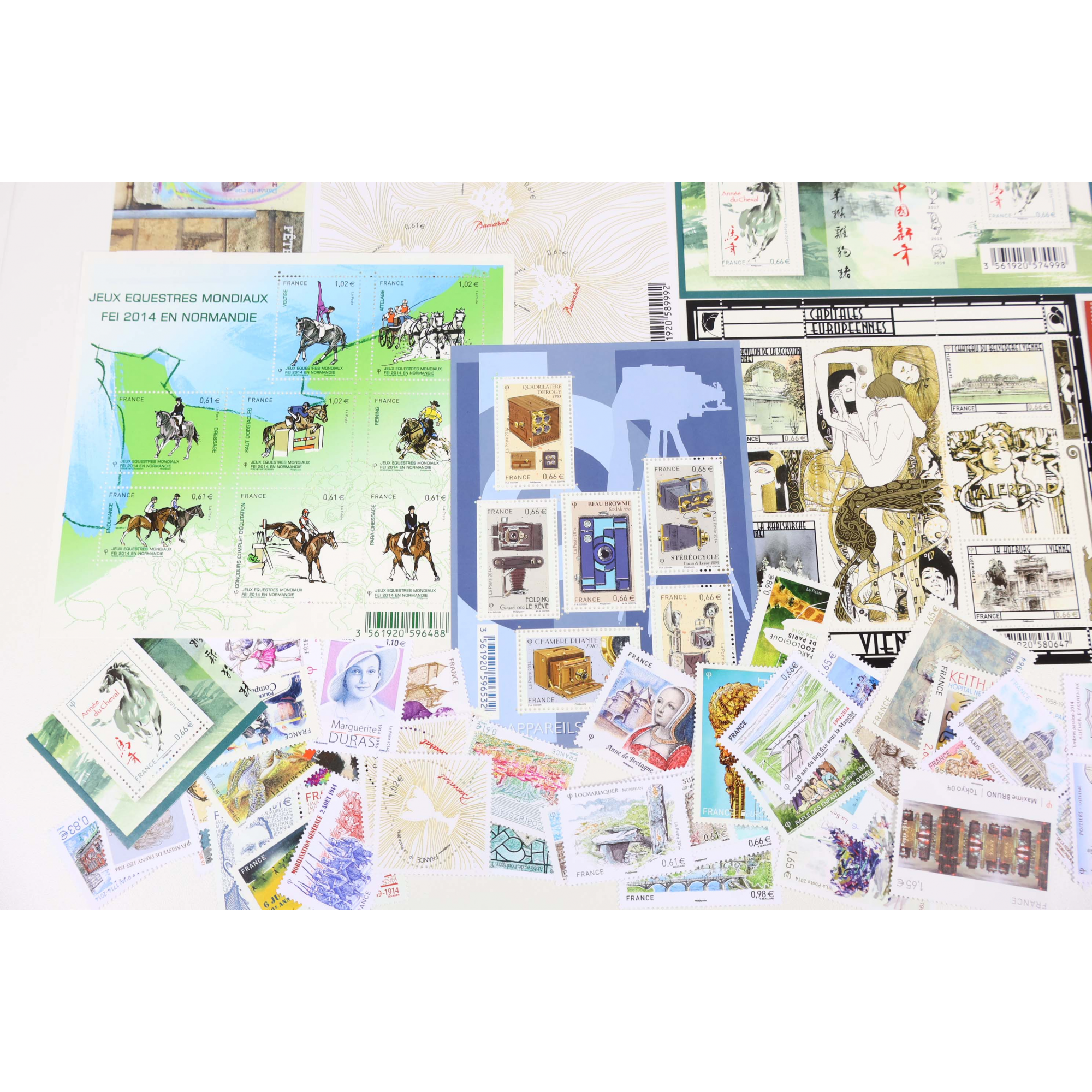ANNÉE 2014 LOT DE TIMBRES/BLOCS-FEUILLETS MODERNES NEUFS** DE FRANCE FACIALE 77€