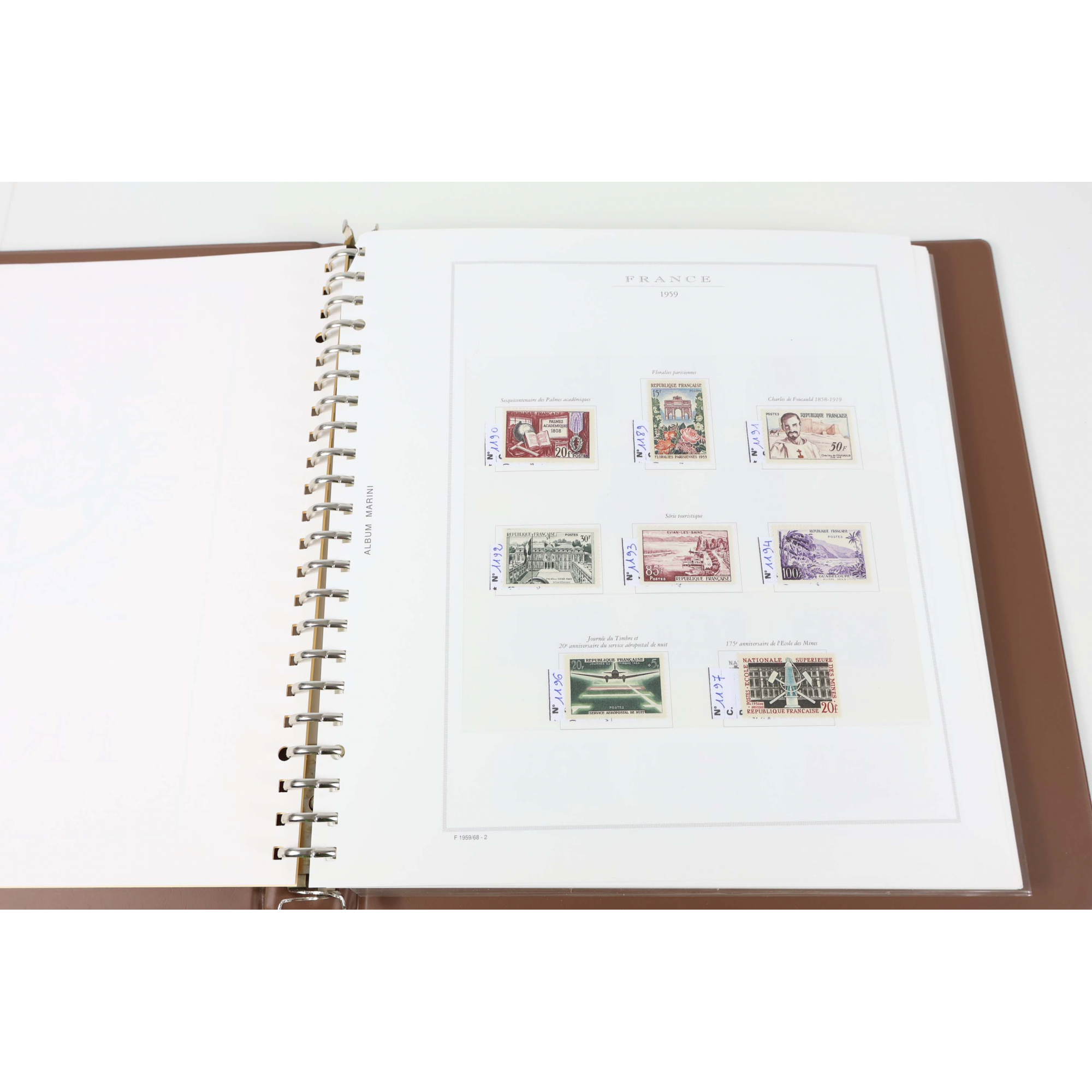 COLLECTION DE FRANCE DE 1959 À 1969 CLASSEUR HAUT DE GAMME MARINI TIMBRES NEUFS