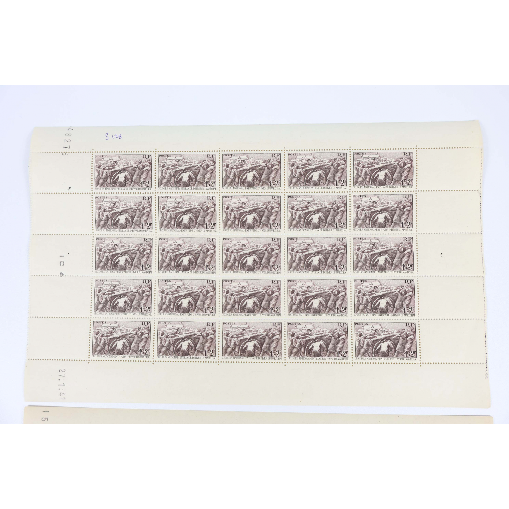 2 FEUILLES DE 25 TIMBRES NEUFS** SÉRIE COMPLÈTE "SECOURS NATIONAL" N°497/498