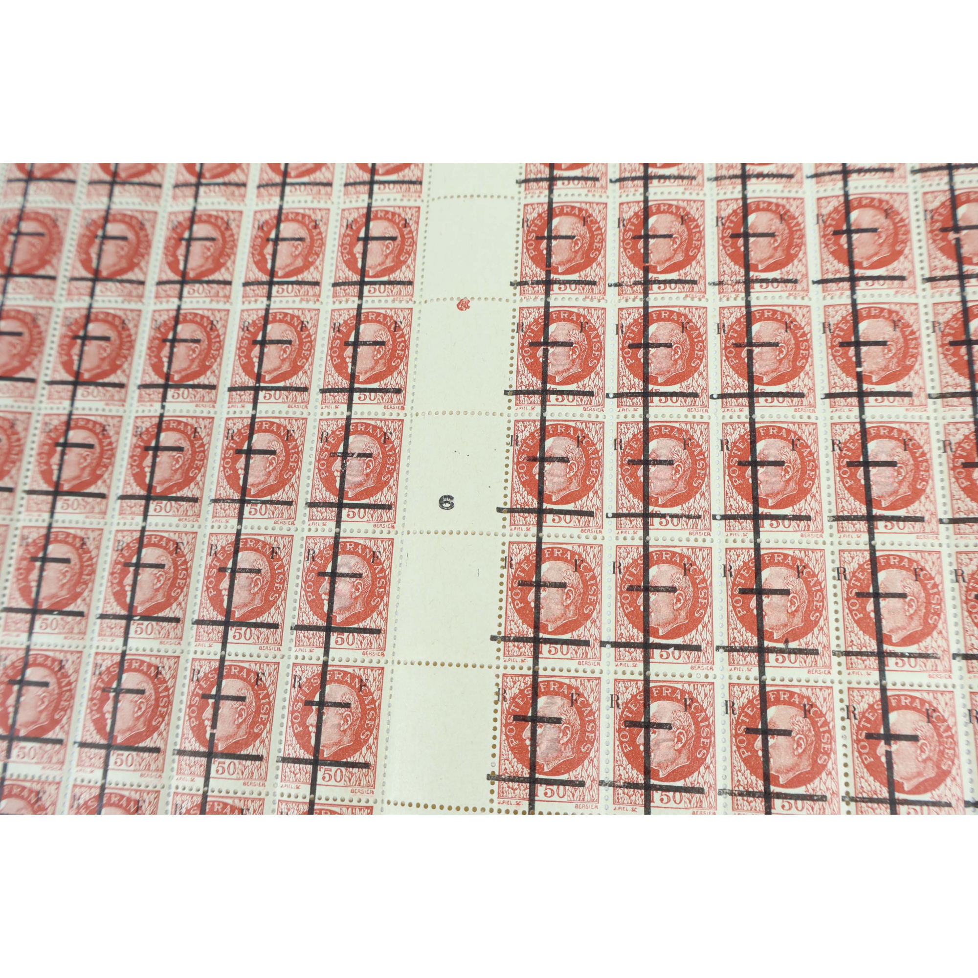 FEUILLE COMPLÈTE DE FRANCE DE 100 TIMBRES NEUFS** LIBÉRATION LILLE N°1 RARE