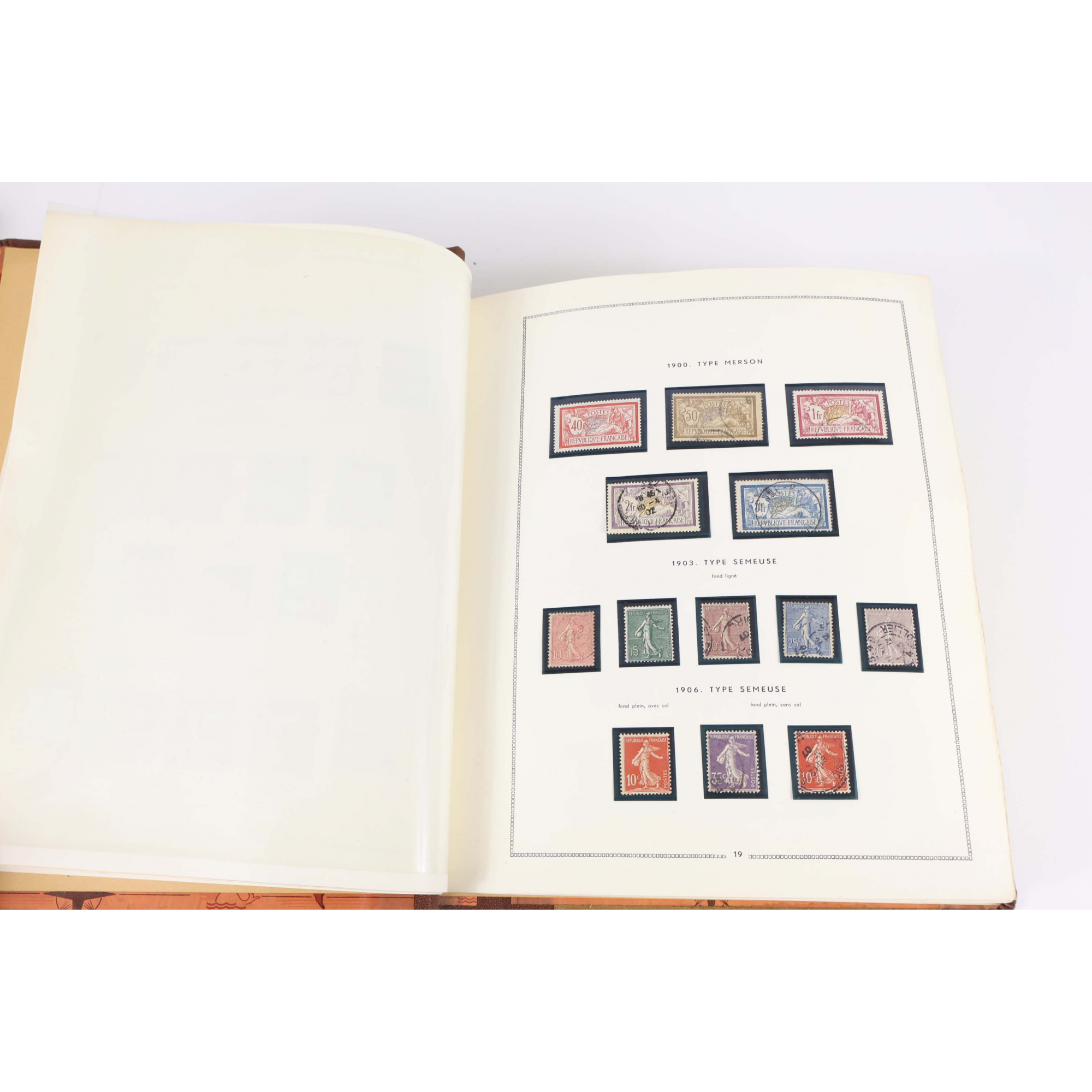 COLLECTION DE FRANCE DE 1900 À 1974 TIMBRES NEUFS, CLASSEUR MOC DE 1849 À 1974