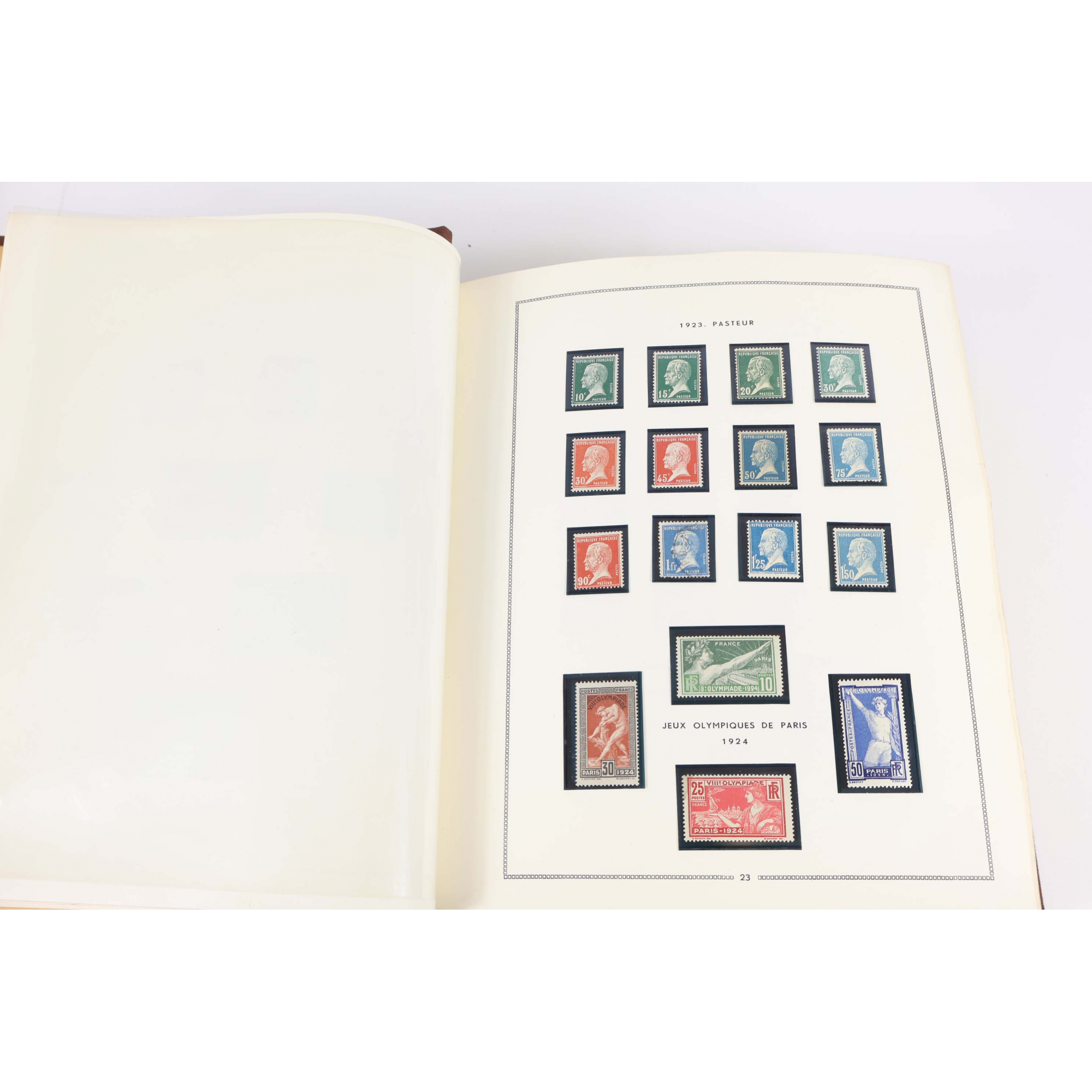 COLLECTION DE FRANCE DE 1900 À 1974 TIMBRES NEUFS, CLASSEUR MOC DE 1849 À 1974