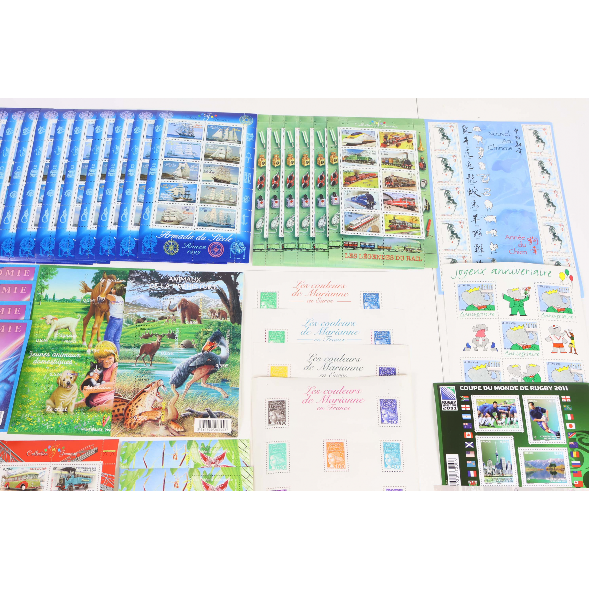 LOT BLOCS FEUILLET TIMBRES EN EUROS AVEC DÉFAUTS POUR AFFRANCHIR, FACIALE 205€