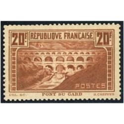 FRANCE PONT DU GARD N°262 TIMBRE NEUF* ANNÉE 1930 COTE 325€ BELLE QUALITÉ