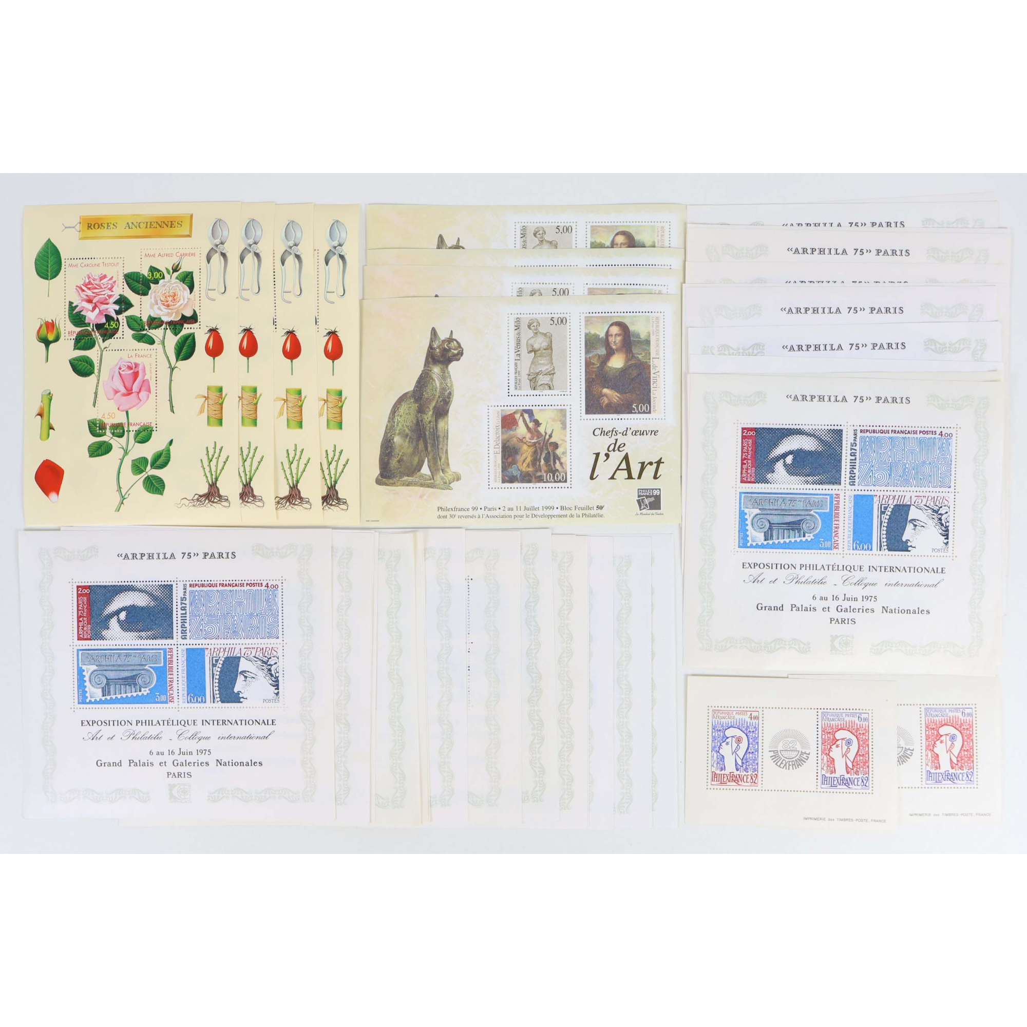 LOT DE BLOCS FEUILLETS TIMBRES EN FRANCS AVEC DÉFAUTS POUR AFFRANCHIR, VF 95.73€