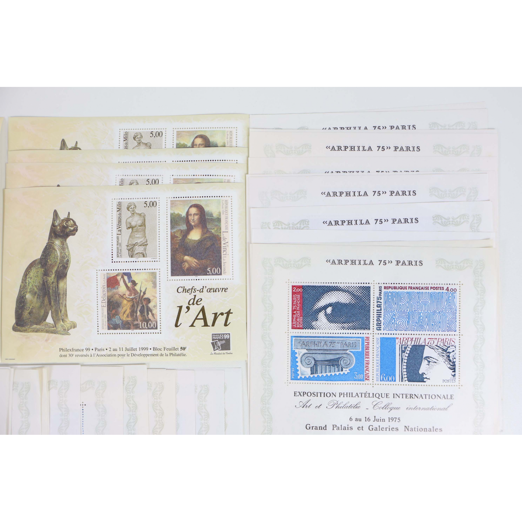 LOT DE BLOCS FEUILLETS TIMBRES EN FRANCS AVEC DÉFAUTS POUR AFFRANCHIR, VF 95.73€
