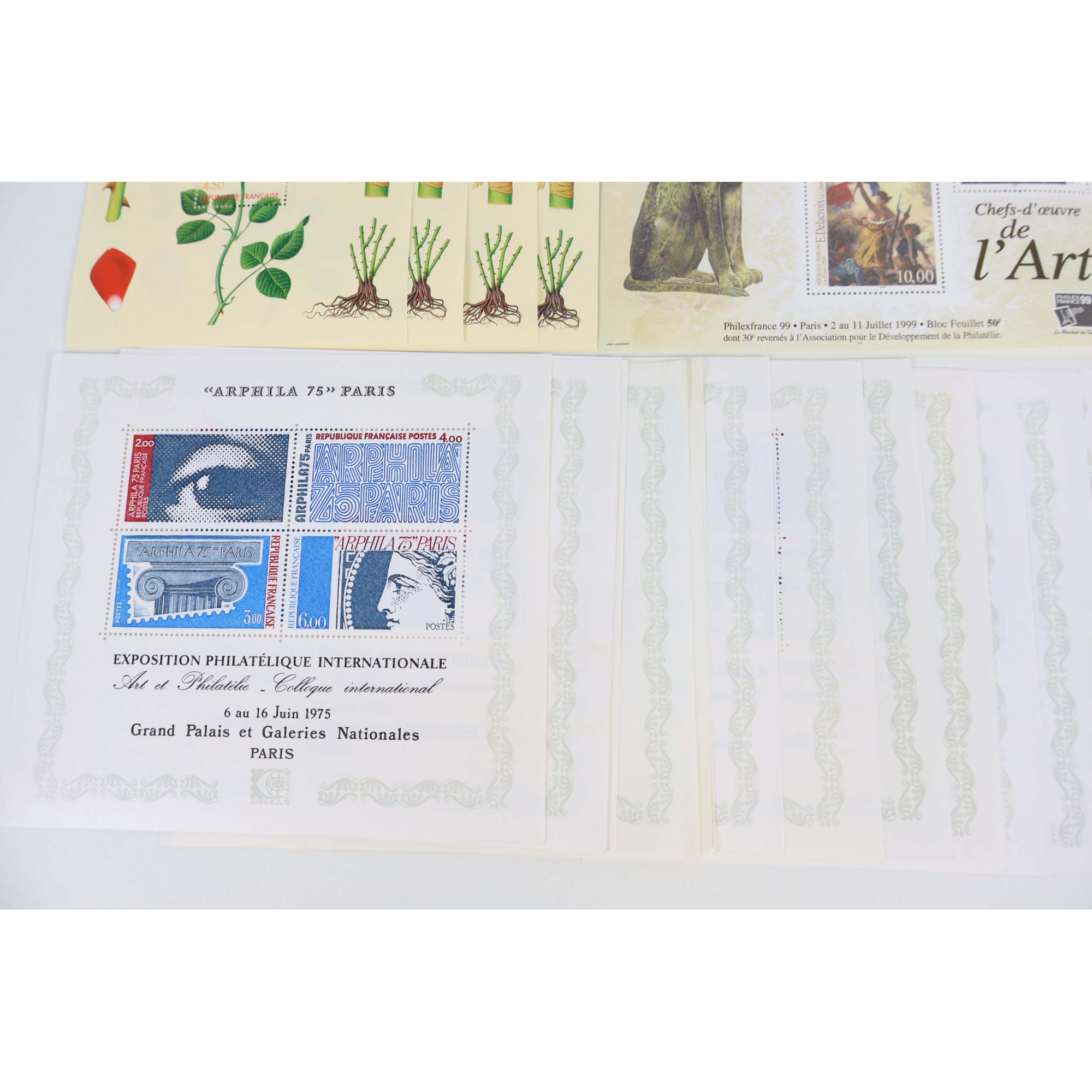 LOT DE BLOCS FEUILLETS TIMBRES EN FRANCS AVEC DÉFAUTS POUR AFFRANCHIR, VF 95.73€