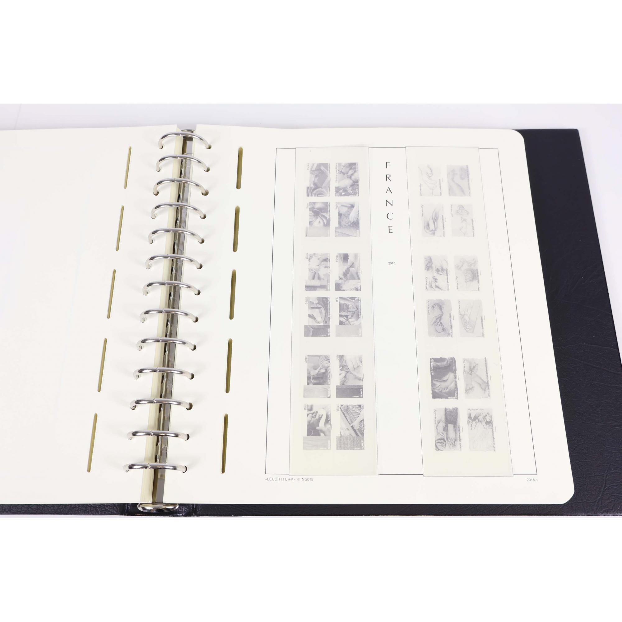 CLASSEUR LEUCHTTURM POUR RANGER LES TIMBRES DE FRANCE DE 2014 ET 2015 COMPLET