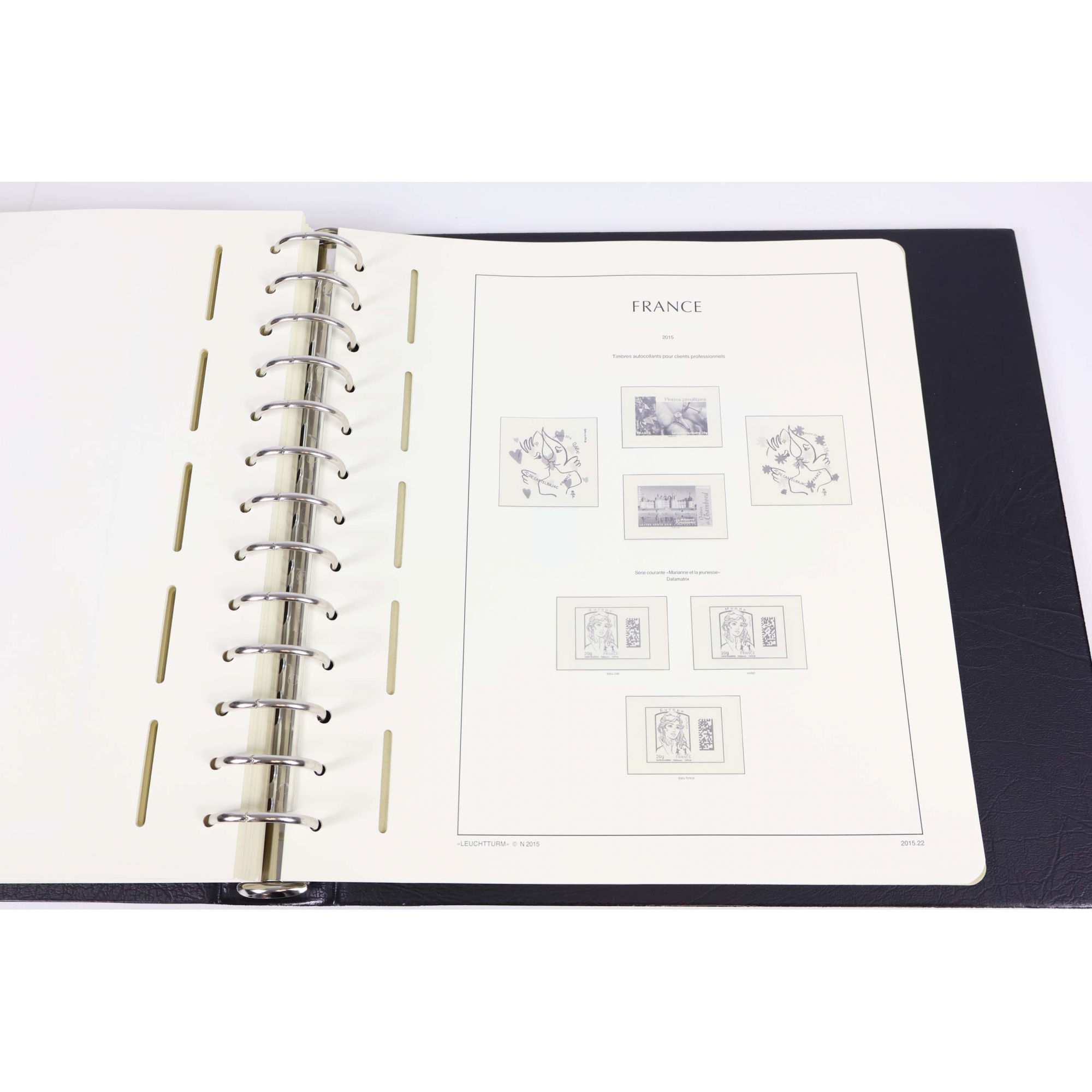 CLASSEUR LEUCHTTURM POUR RANGER LES TIMBRES DE FRANCE DE 2014 ET 2015 COMPLET