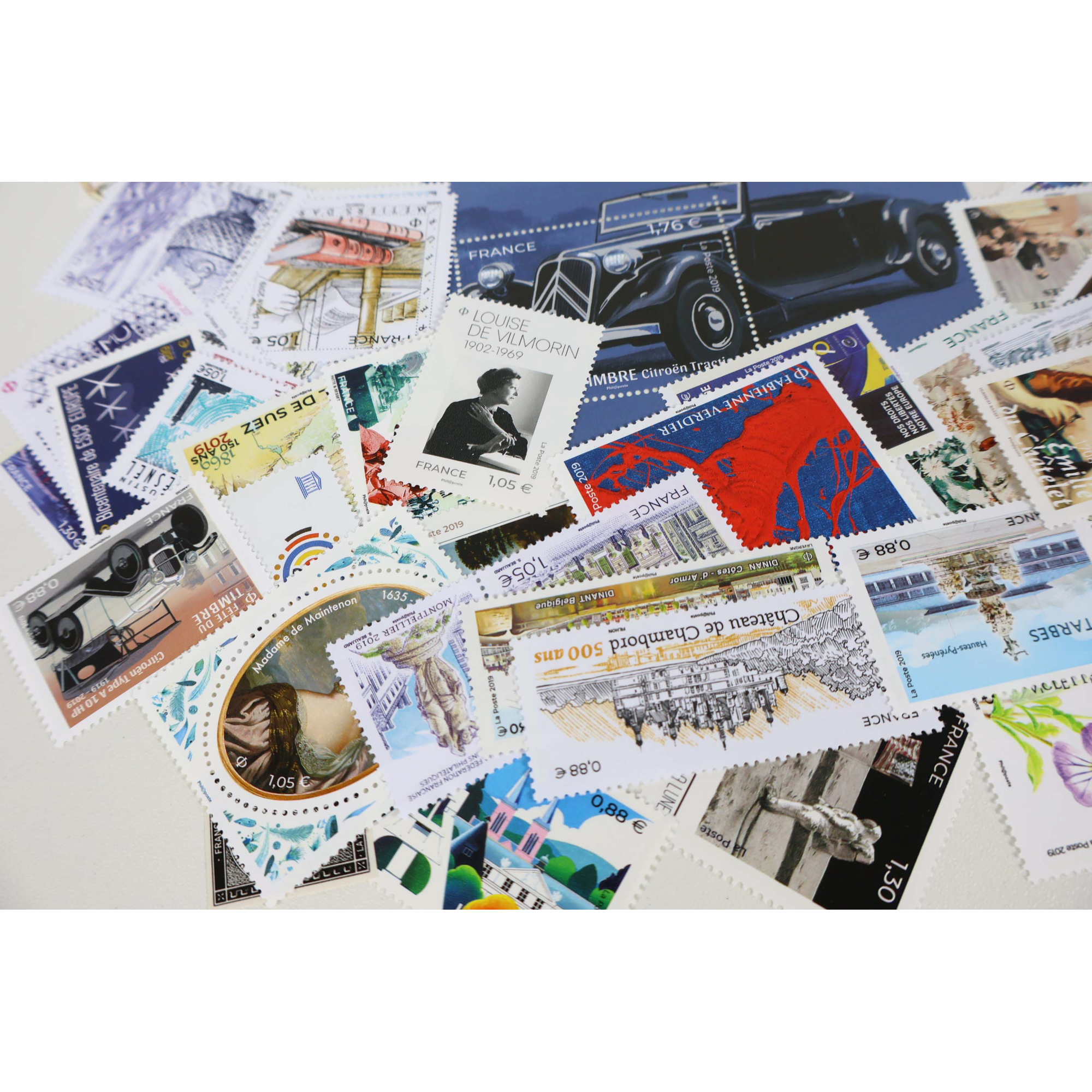 FRANCE LOT DE TIMBRES ET BLOCS-FEUILLET DE 2019 TIMBRES NEUFS** FACIALE 57€