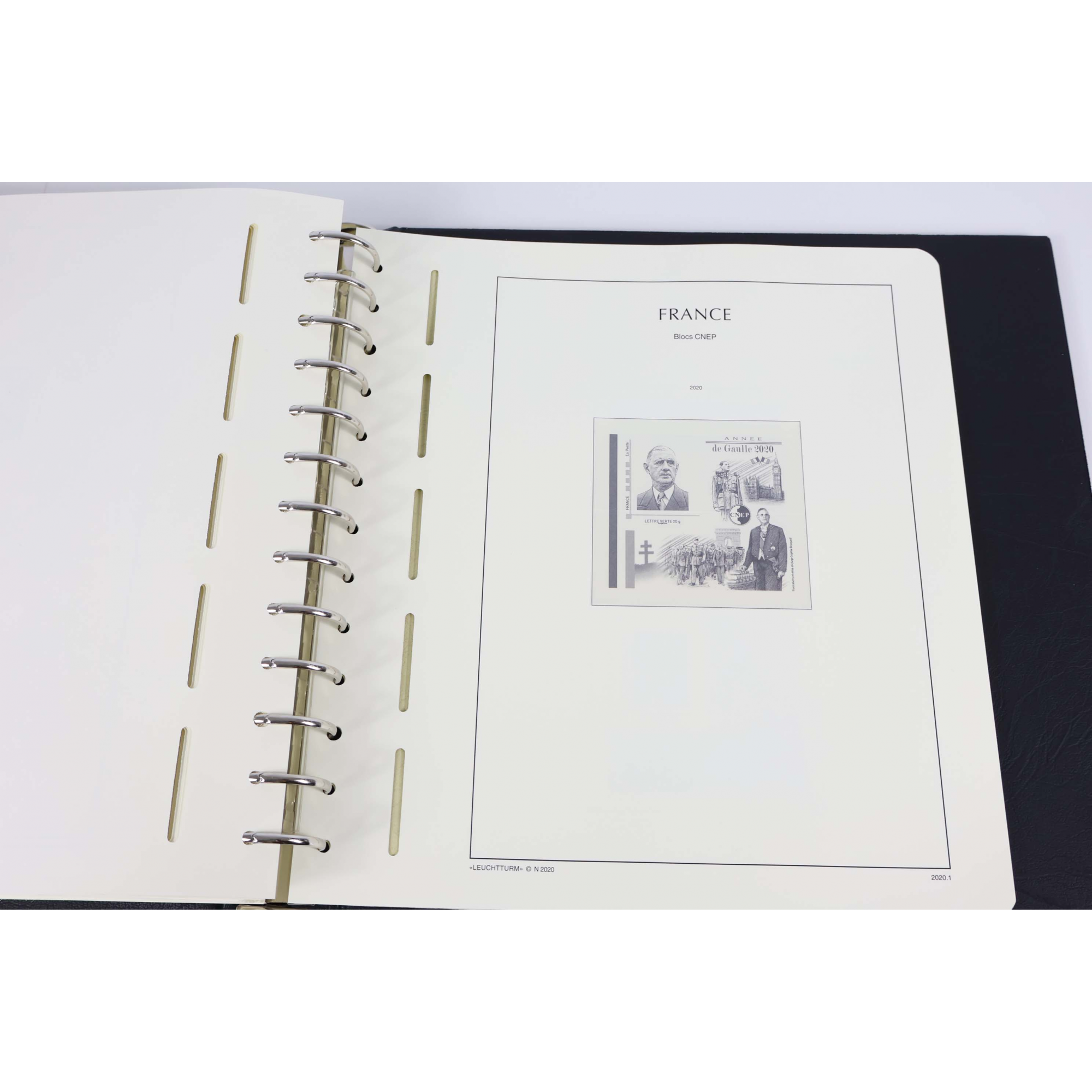 CLASSEUR LEUCHTTURM POUR RANGER LES TIMBRES DE FRANCE DE 2018 À 2020 COMPLET