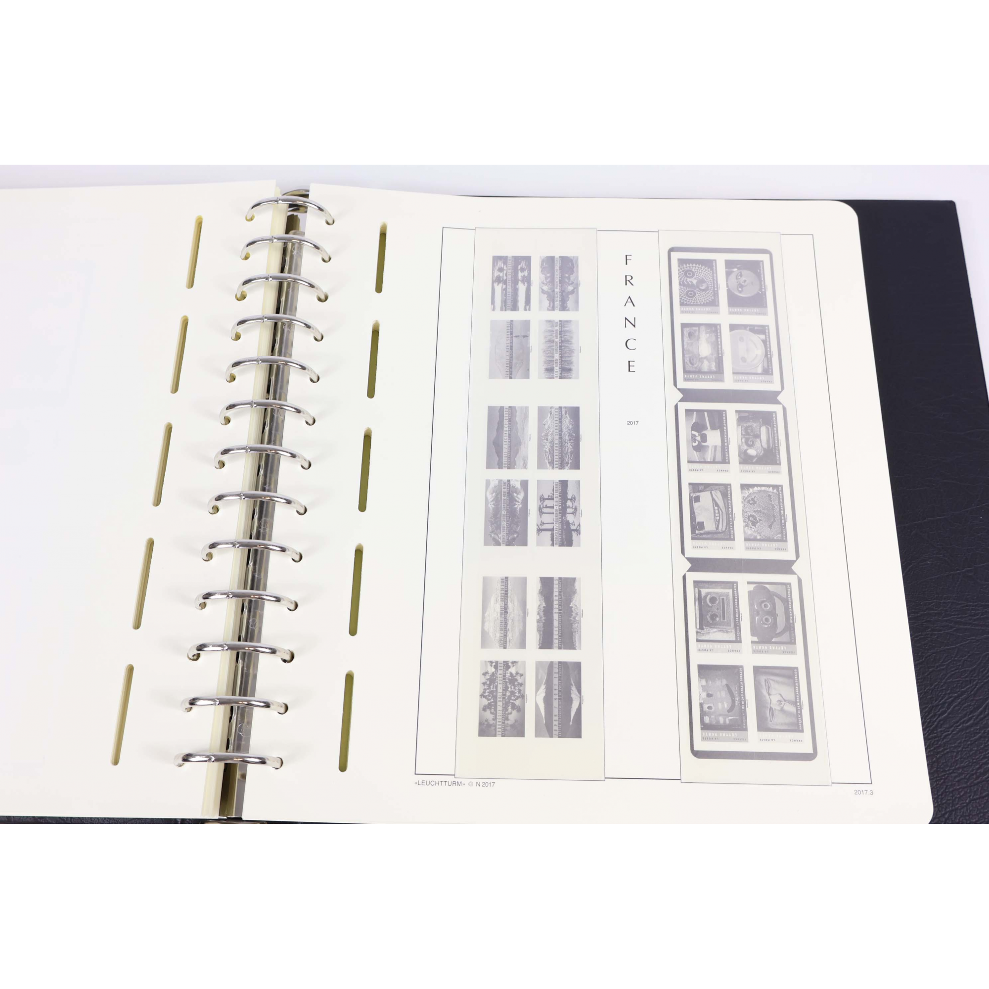 CLASSEUR LEUCHTTURM POUR RANGER LES TIMBRES DE FRANCE DE 2016 ET 2017 COMPLET