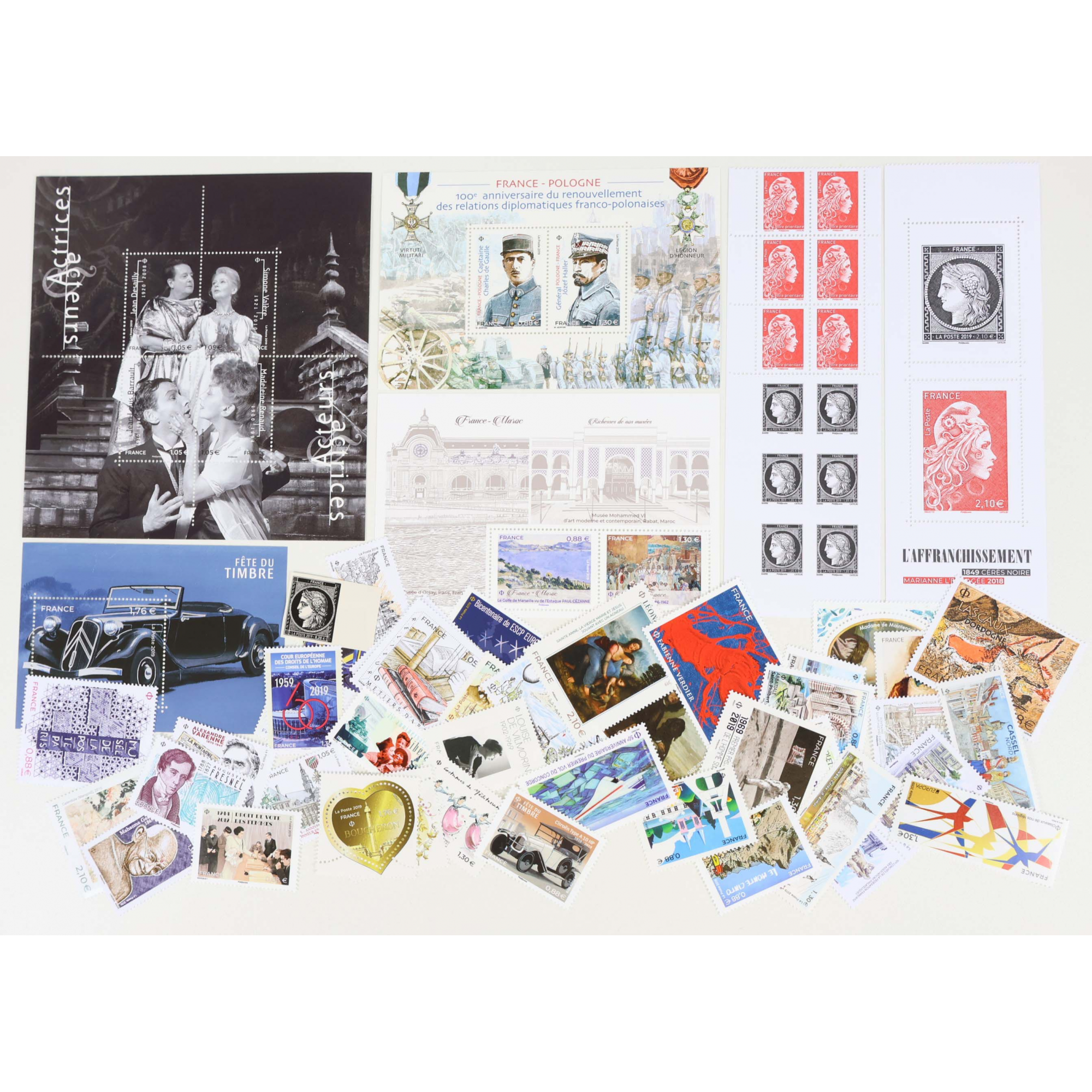 FRANCE LOT DE TIMBRES ET BLOCS-FEUILLET DE 2019 TIMBRES NEUFS** FACIALE 85€