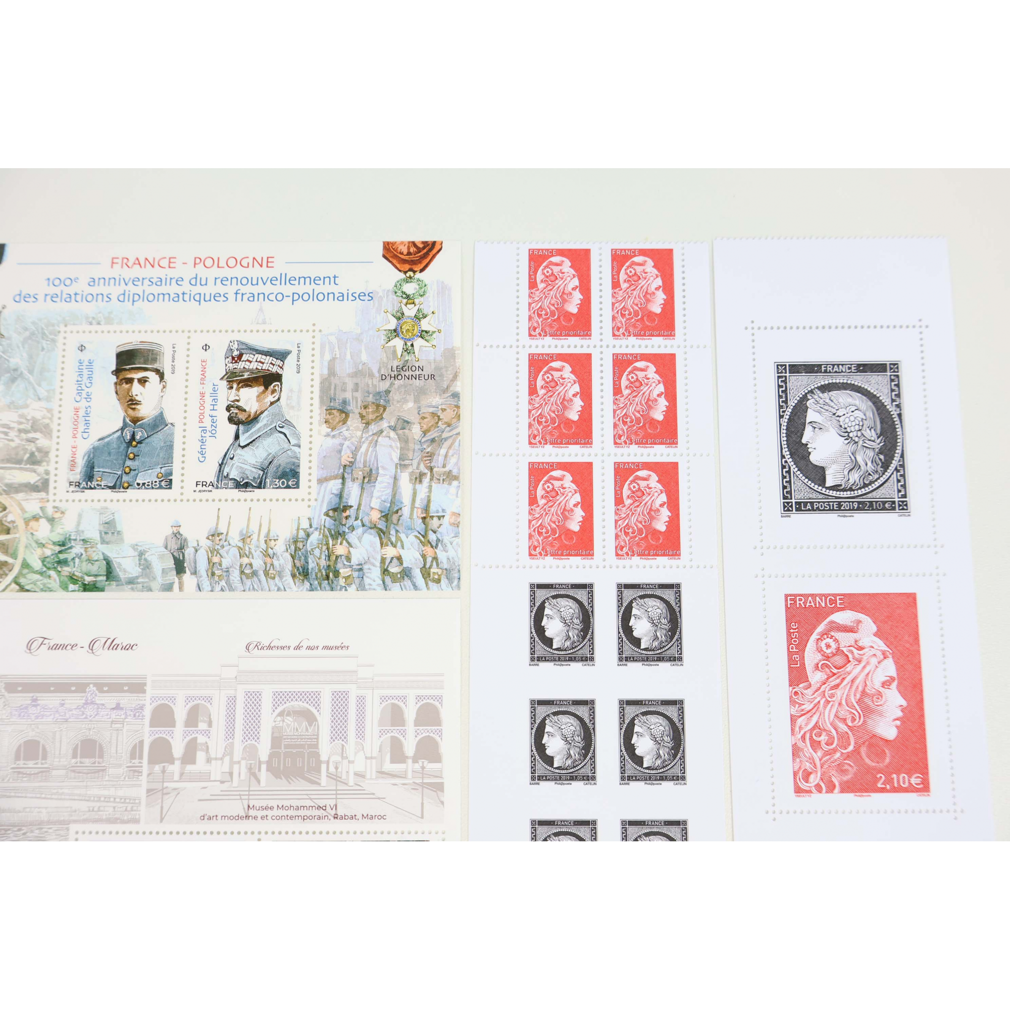 FRANCE LOT DE TIMBRES ET BLOCS-FEUILLET DE 2019 TIMBRES NEUFS** FACIALE 85€