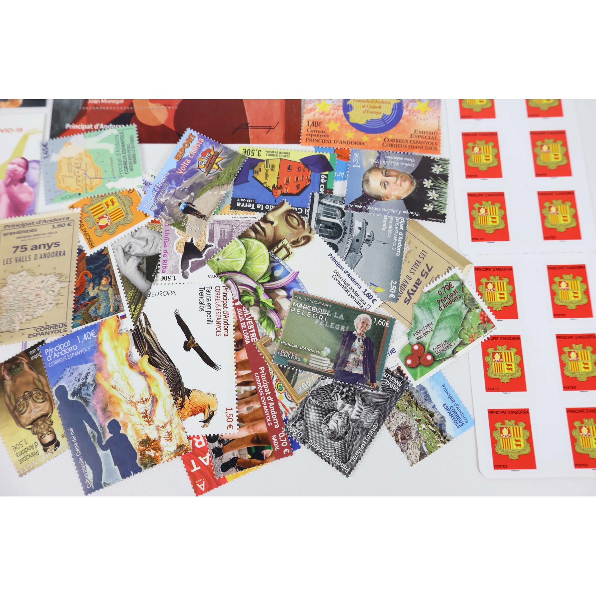 ANDORRE ESPAGNOL LOT DE TIMBRES ET BLOCS-FEUILLETS APRÈS 2020 TIMBRES NEUFS**