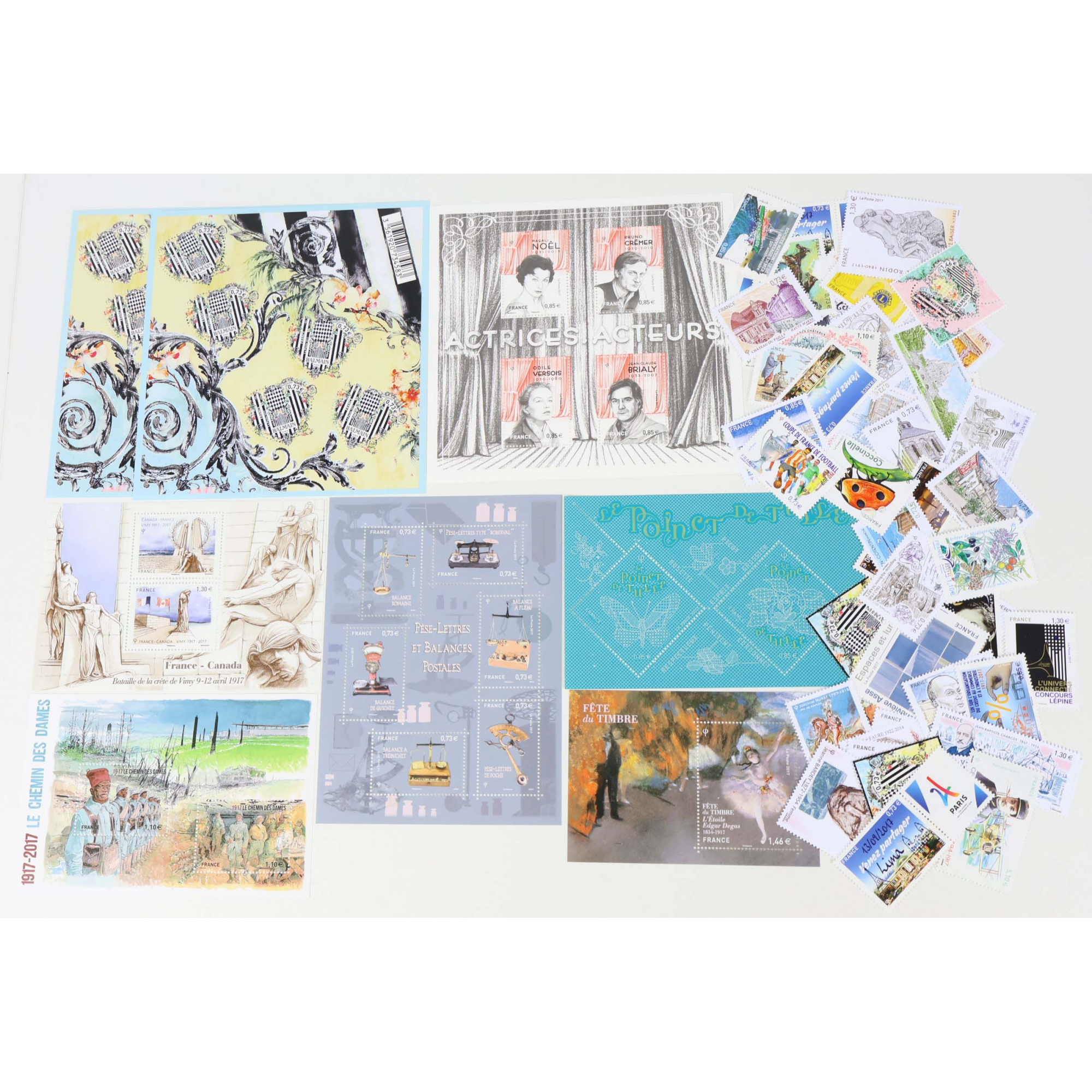FRANCE LOT DE TIMBRES ET BLOCS-FEUILLET DE 2017 TIMBRES NEUFS** FACIALE 79€