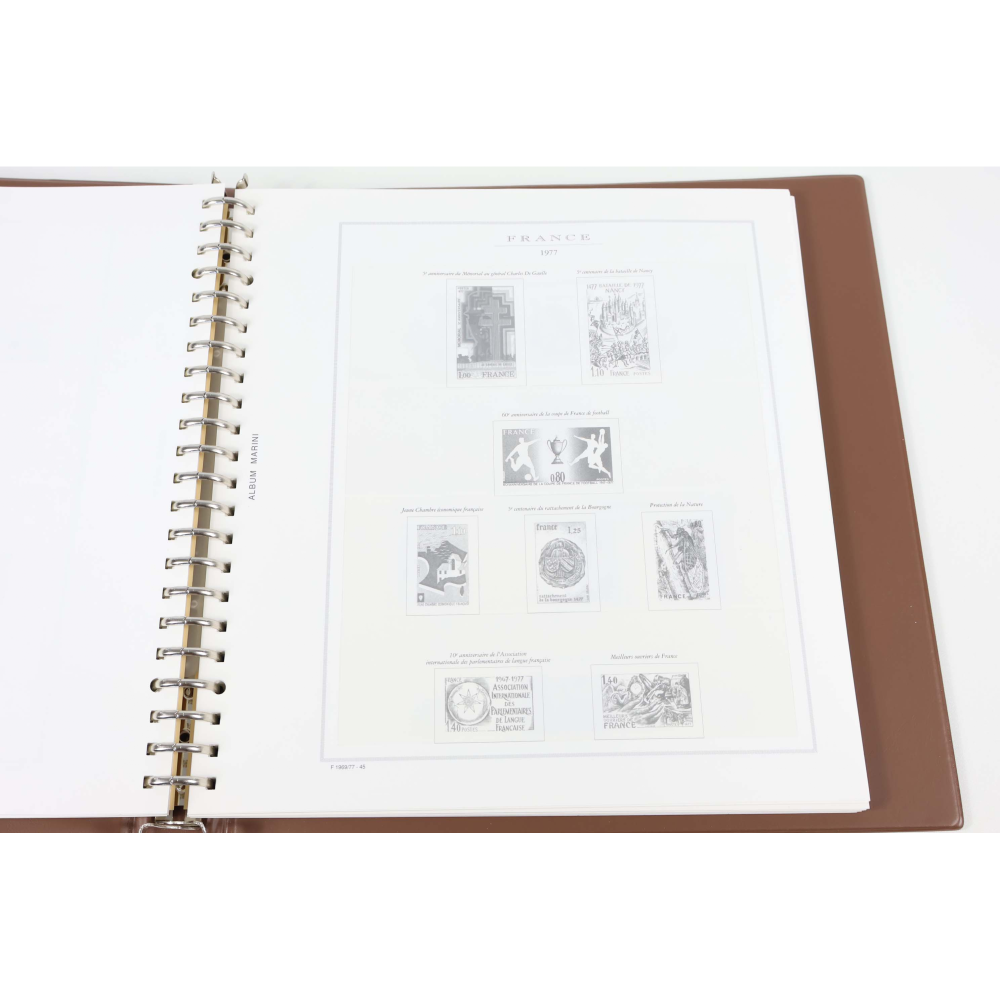 CLASSEUR MARINI POUR UNE COLLECTION DE TIMBRES DE FRANCE DE 1970 À 1982