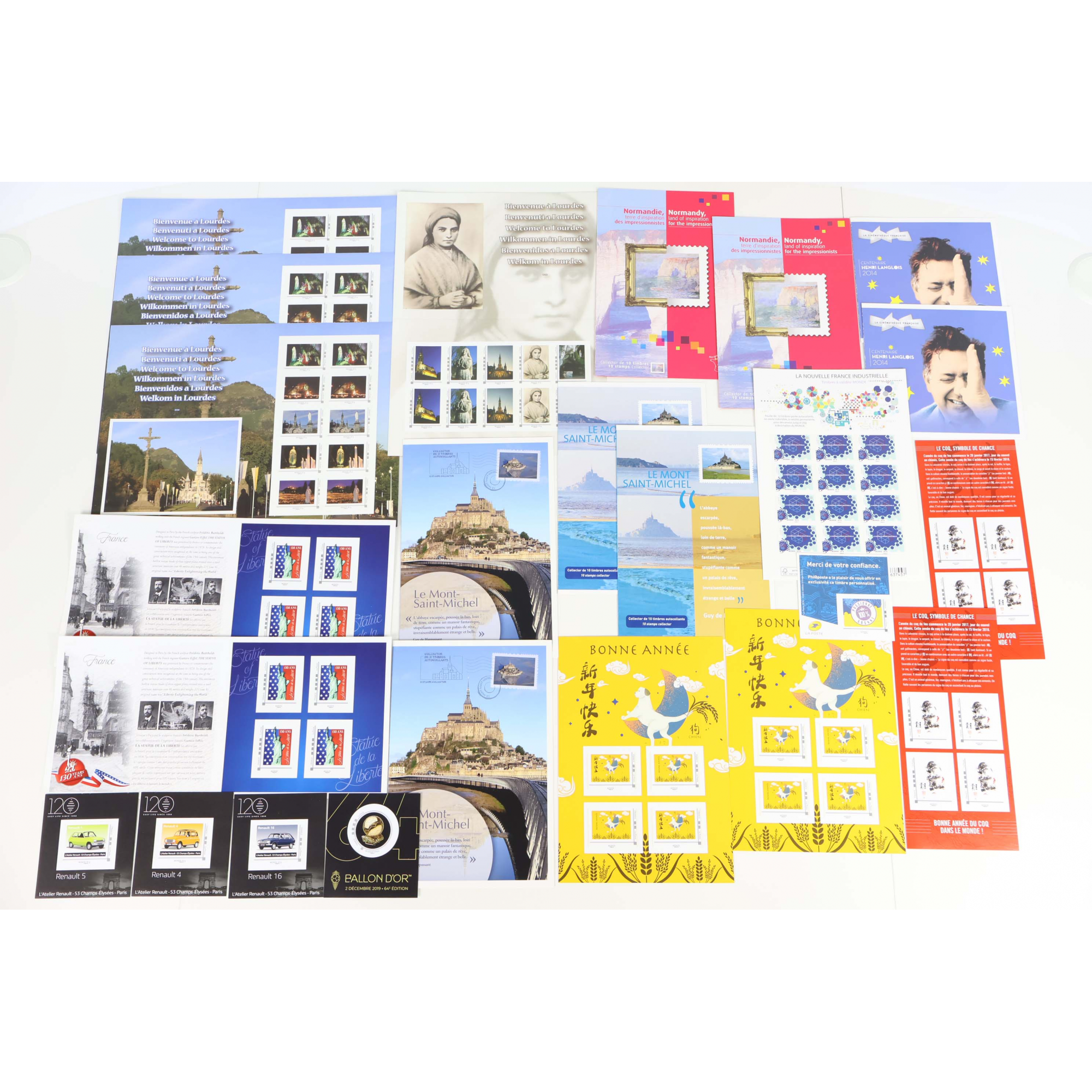 LOT DE 149 TIMBRES AUTOADHÉSIFS VP LETTRES 20G MONDE SOUS FORMAT COLLECTORS