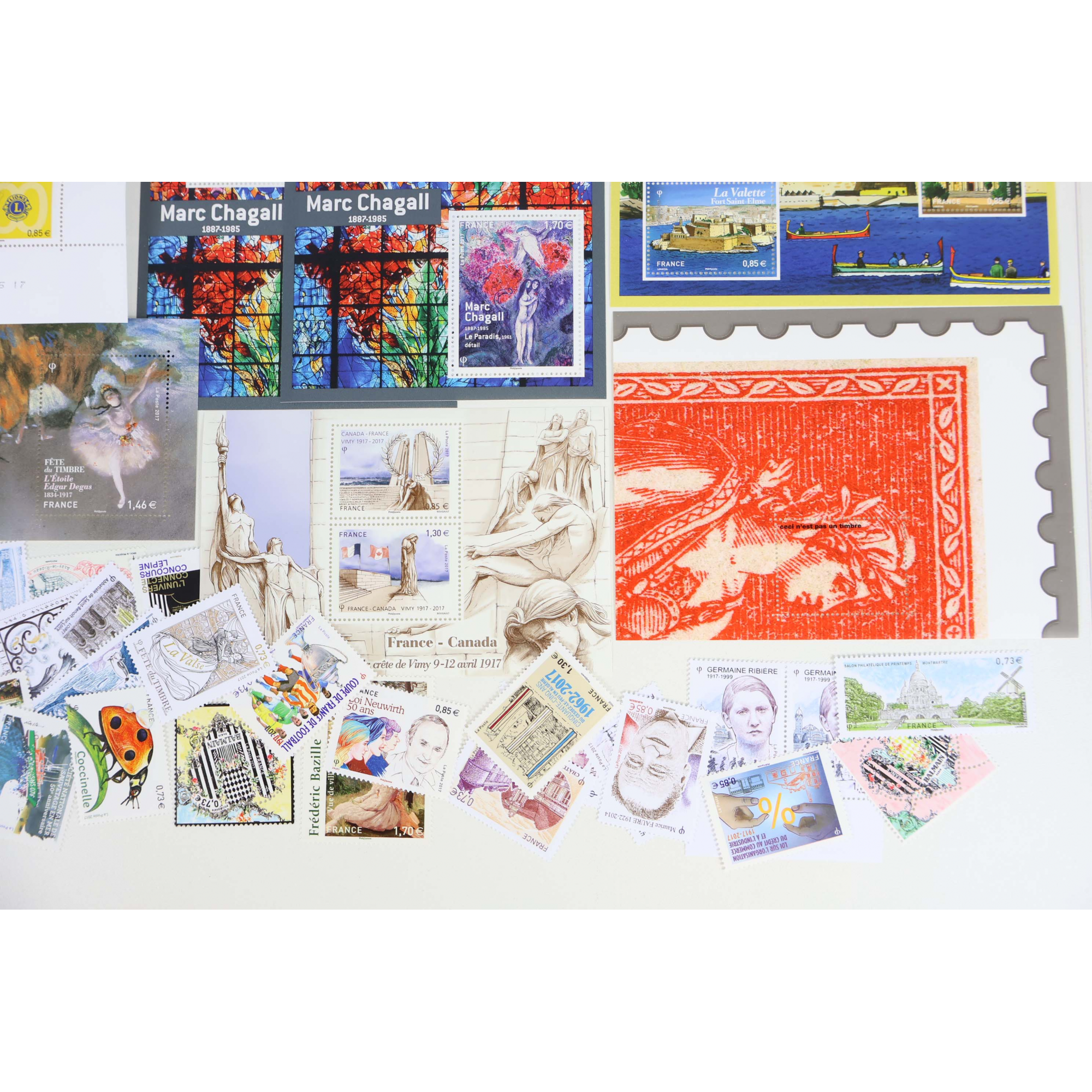 FRANCE LOT DE TIMBRES ET BLOCS-FEUILLET DE 2017 TIMBRES NEUFS** FACIALE 100€