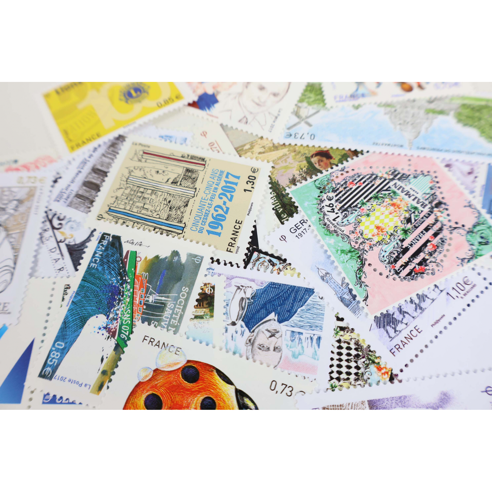 FRANCE LOT DE TIMBRES ET BLOCS-FEUILLET DE 2017 TIMBRES NEUFS** FACIALE 100€