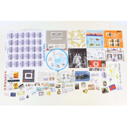 FRANCE COLLECTION DE TIMBRES ET BLOCS-FEUILLET NEUFS** DE 2019 FACIALE 125€