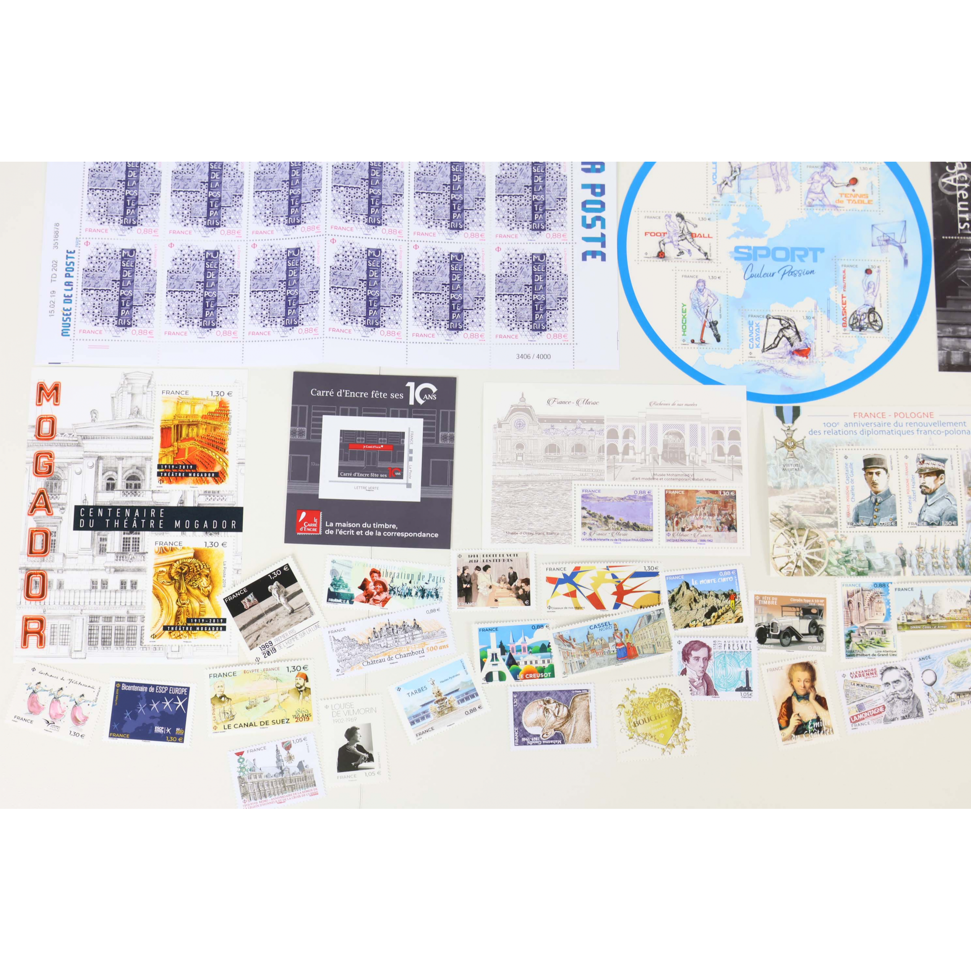 FRANCE COLLECTION DE TIMBRES ET BLOCS-FEUILLET NEUFS** DE 2019 FACIALE 125€