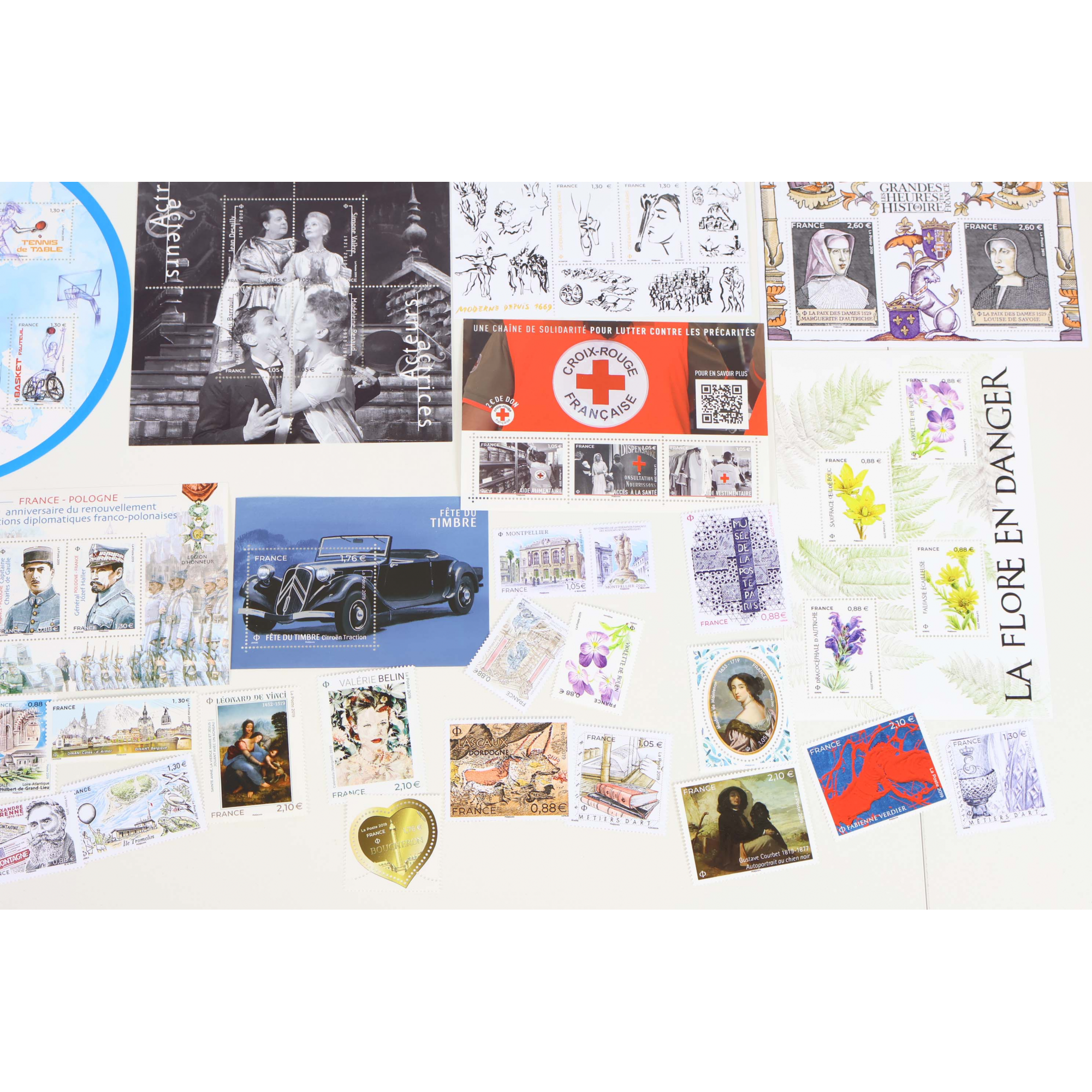 FRANCE COLLECTION DE TIMBRES ET BLOCS-FEUILLET NEUFS** DE 2019 FACIALE 125€